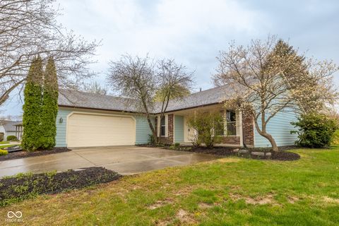 Photo of 9362 Helmsdale Drive, Indianapolis, IN 46256 (MLS # 22075149)