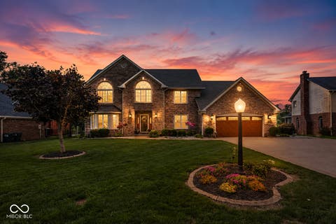 Photo of 214 Yorkshire Boulevard W, Indianapolis, IN 46229 (MLS # 22092161)