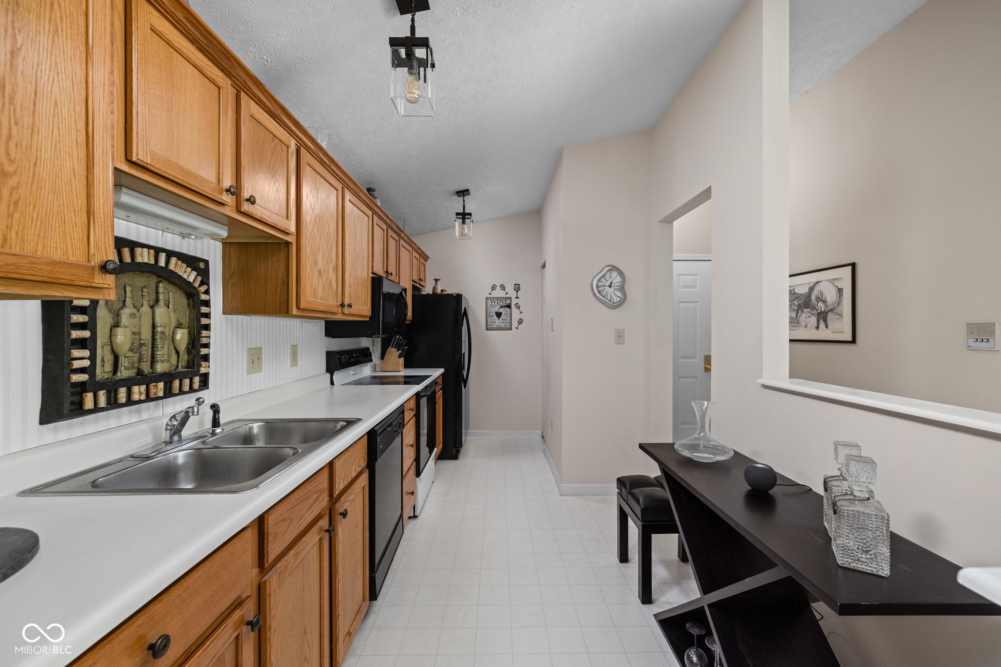 8410 Glenwillow Lane 208