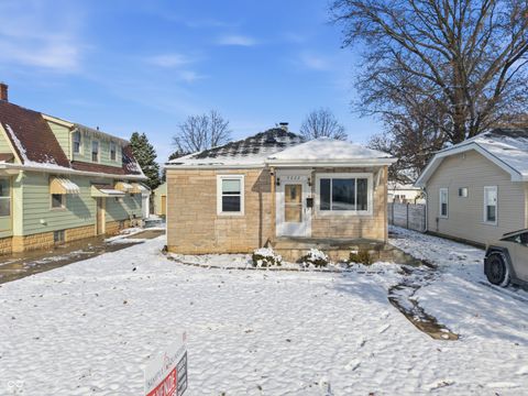 Photo of 5222 Crawfordsville Road, Speedway, IN 46224 (MLS # 22076144)