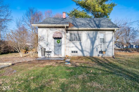 Photo of 11845 Railroad Street, Indianapolis, IN 46236 (MLS # 22078661)