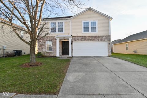 Photo of 607 Greenway Street, Greenwood, IN 46143 (MLS # 22076448)