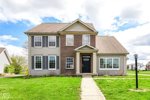 Photo of 5249 Hickory Lake Drive, Indianapolis, IN 46235 (MLS # 22095268)