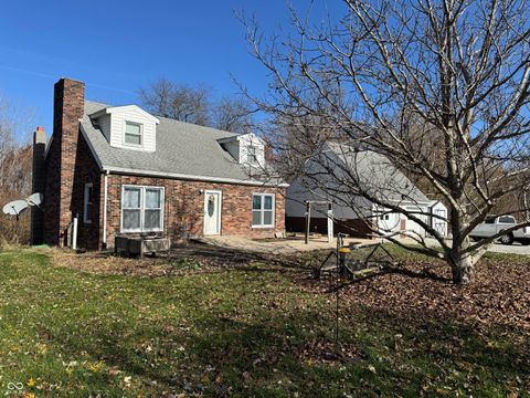 Photo of 2324 E 200 N, Rushville, IN 46173 (MLS # 22073251)