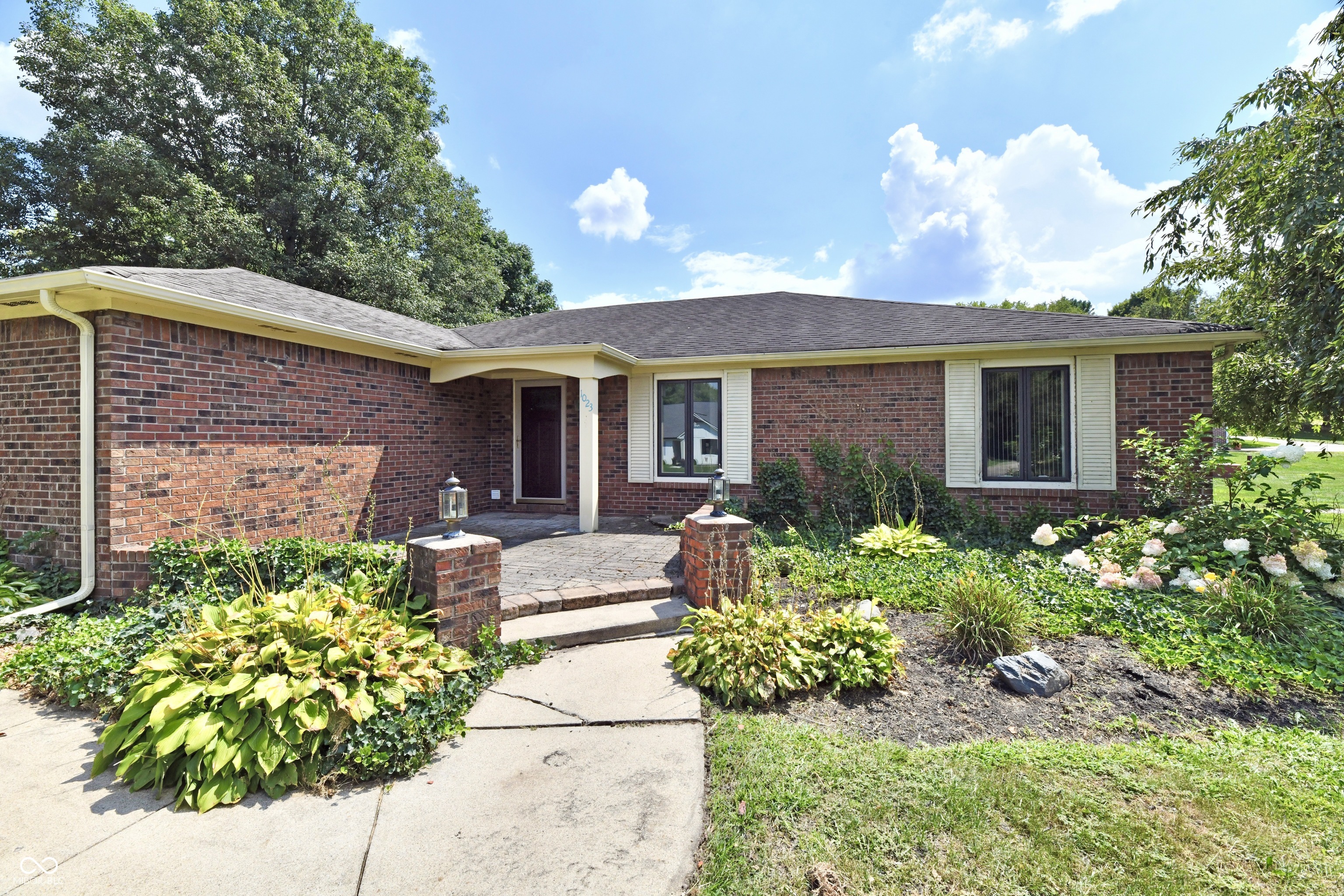 1023 Pendle Hill Avenue