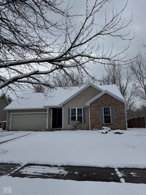 Photo of 5849 Regency Drive, Columbus, IN 47203 (MLS # 22075569)