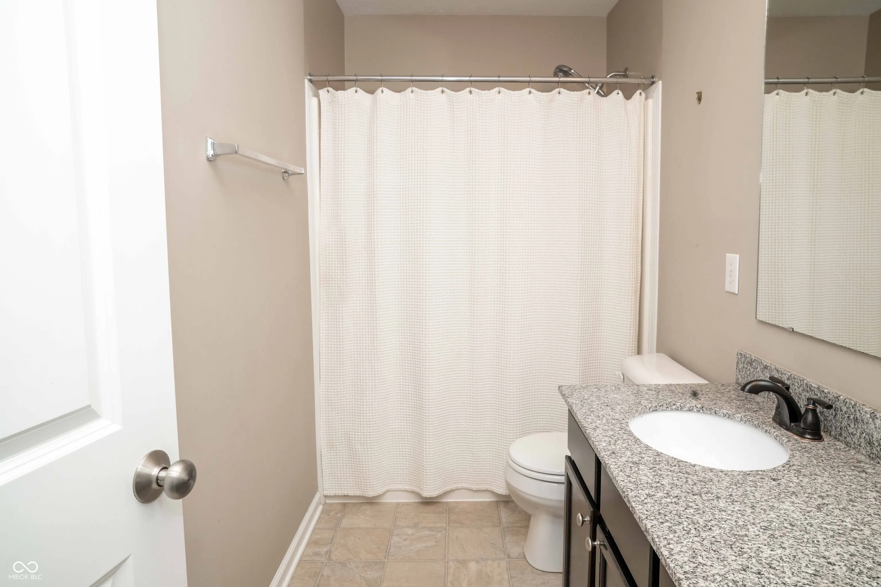 Greenwood, Indiana 46143, United States, 4 Bedrooms Bedrooms, ,3 BathroomsBathrooms,Residential,Pending,89388