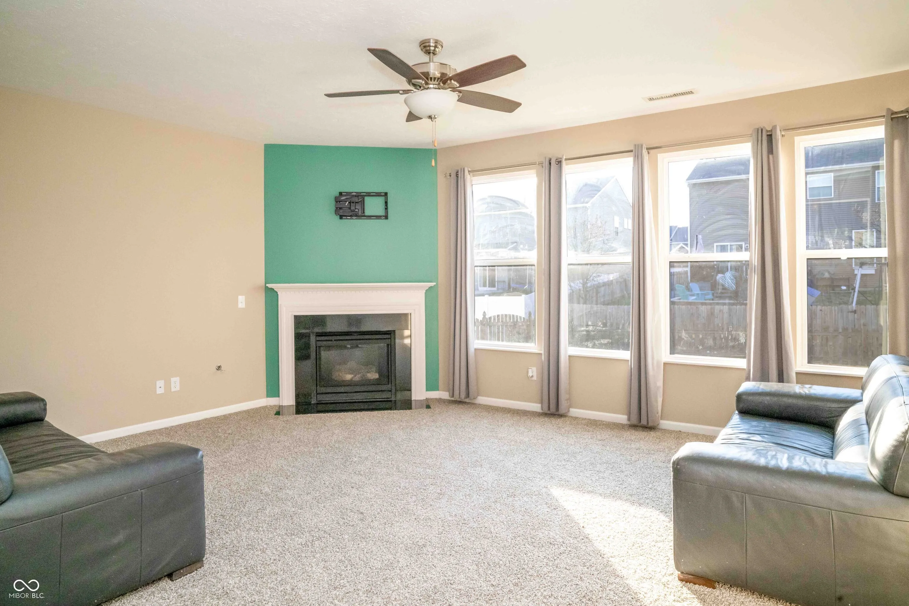 Greenwood, Indiana 46143, United States, 4 Bedrooms Bedrooms, ,3 BathroomsBathrooms,Residential,Pending,89388