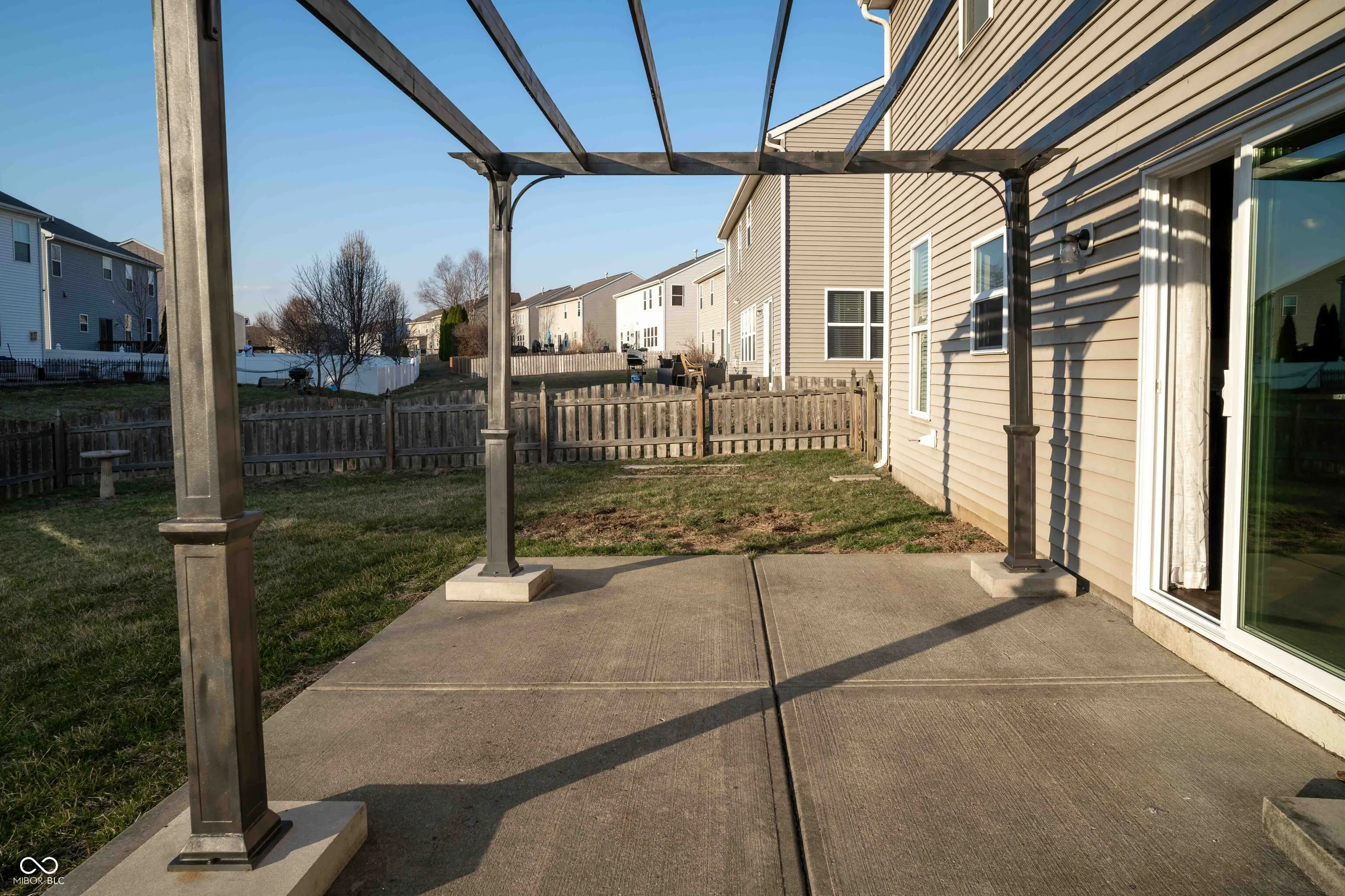 Greenwood, Indiana 46143, United States, 4 Bedrooms Bedrooms, ,3 BathroomsBathrooms,Residential,Pending,89388