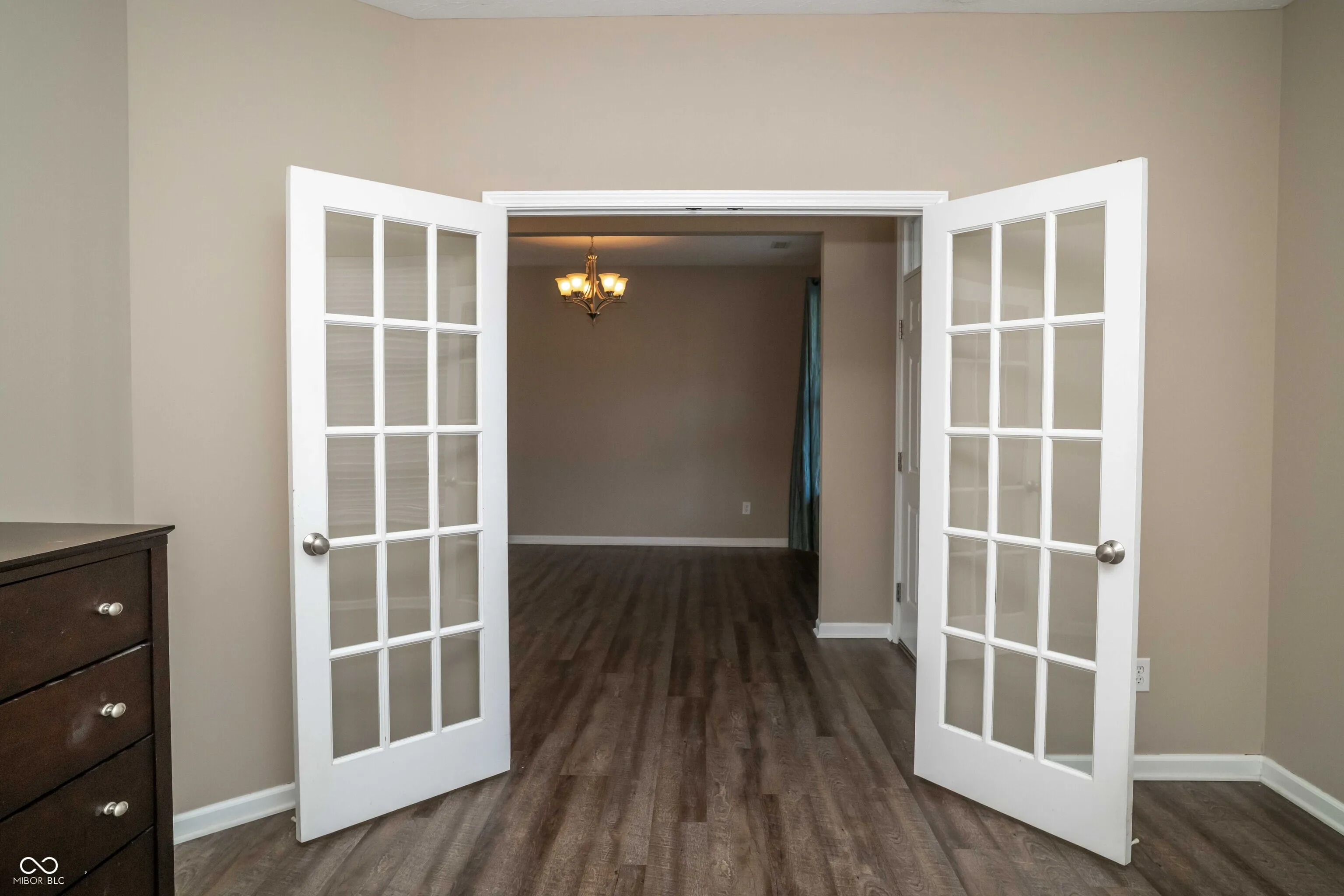 Greenwood, Indiana 46143, United States, 4 Bedrooms Bedrooms, ,3 BathroomsBathrooms,Residential,Pending,89388