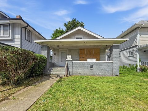 Photo of 3518 N Capitol Avenue, Indianapolis, IN 46208 (MLS # 22101731)