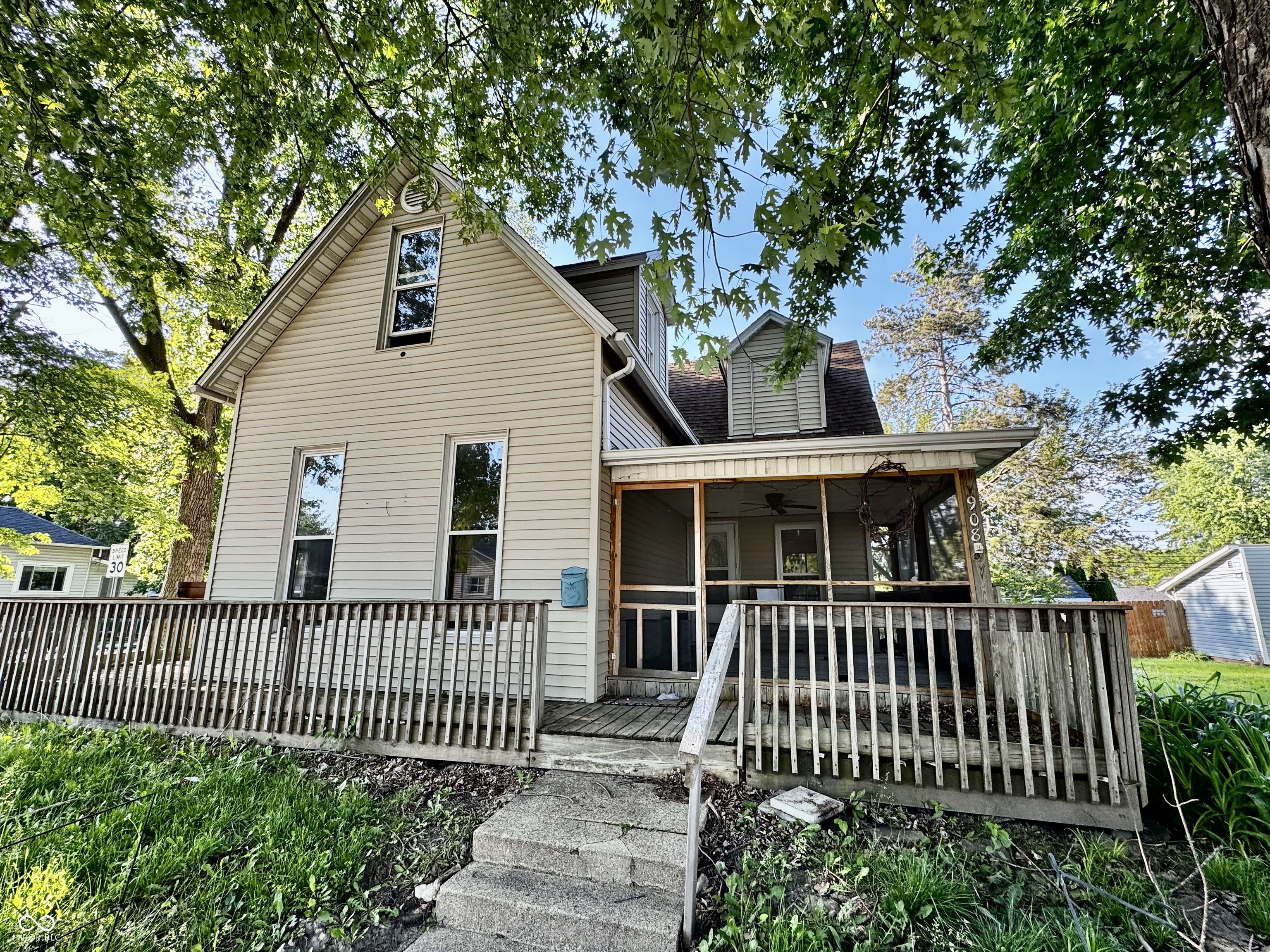 908 W Market Street