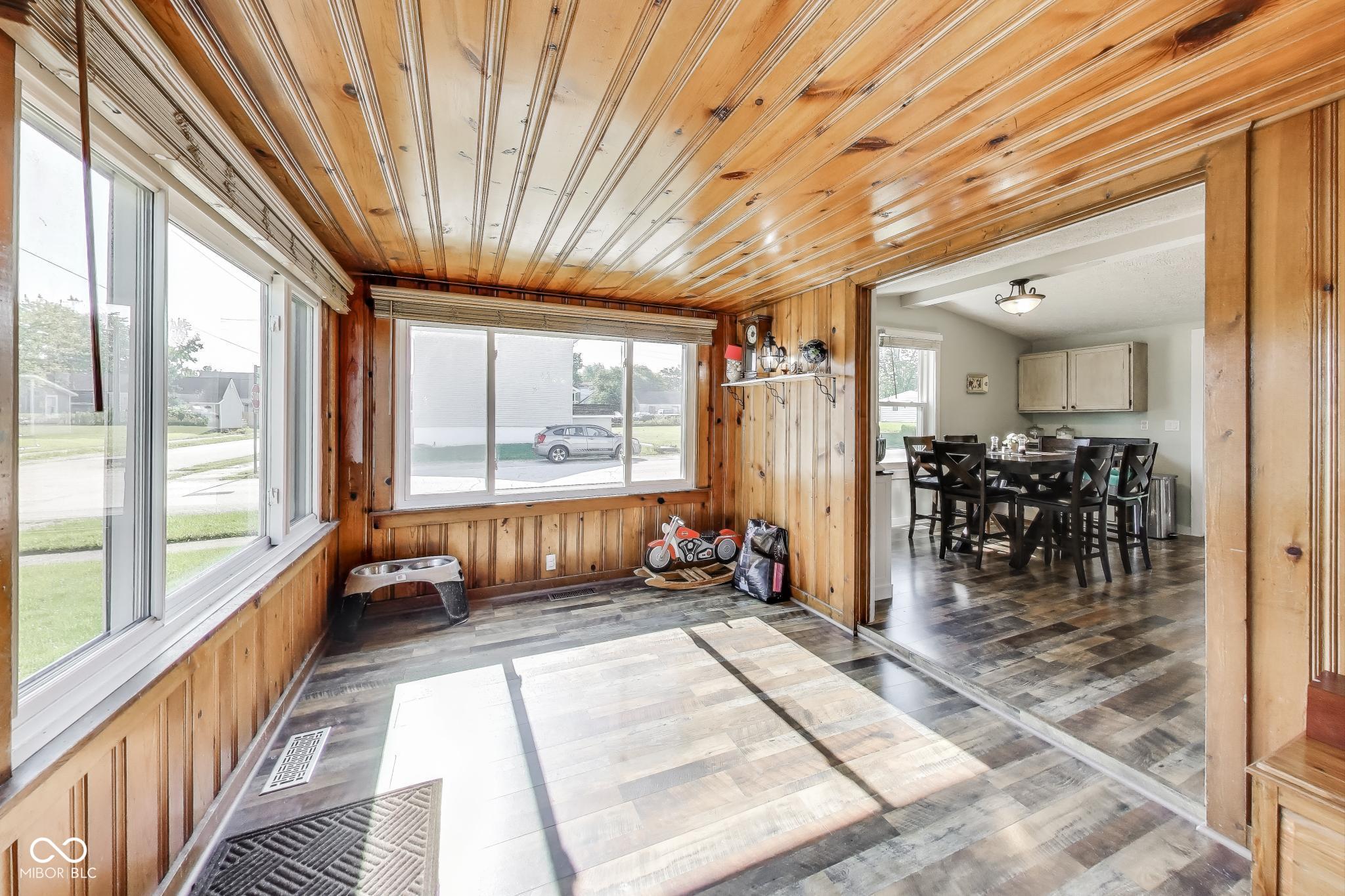 307 E Walnut Street