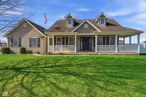 Photo of 400 Deerfield Way, Centerville, IN 47330 (MLS # 22089205)