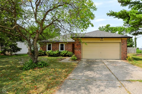 Photo of 9562 Falkirk Drive, Indianapolis, IN 46256 (MLS # 22124941)