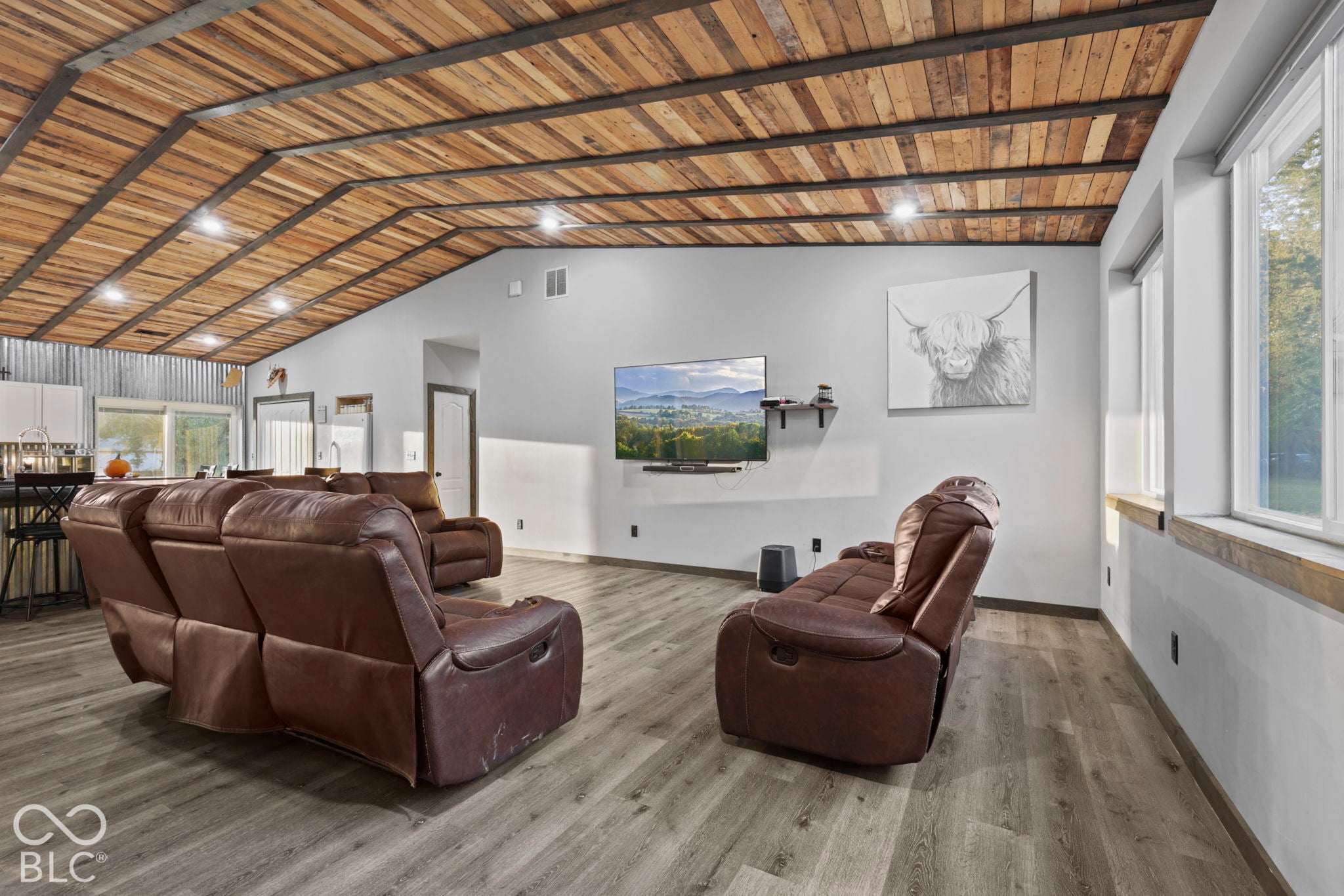 5301 E Orchard