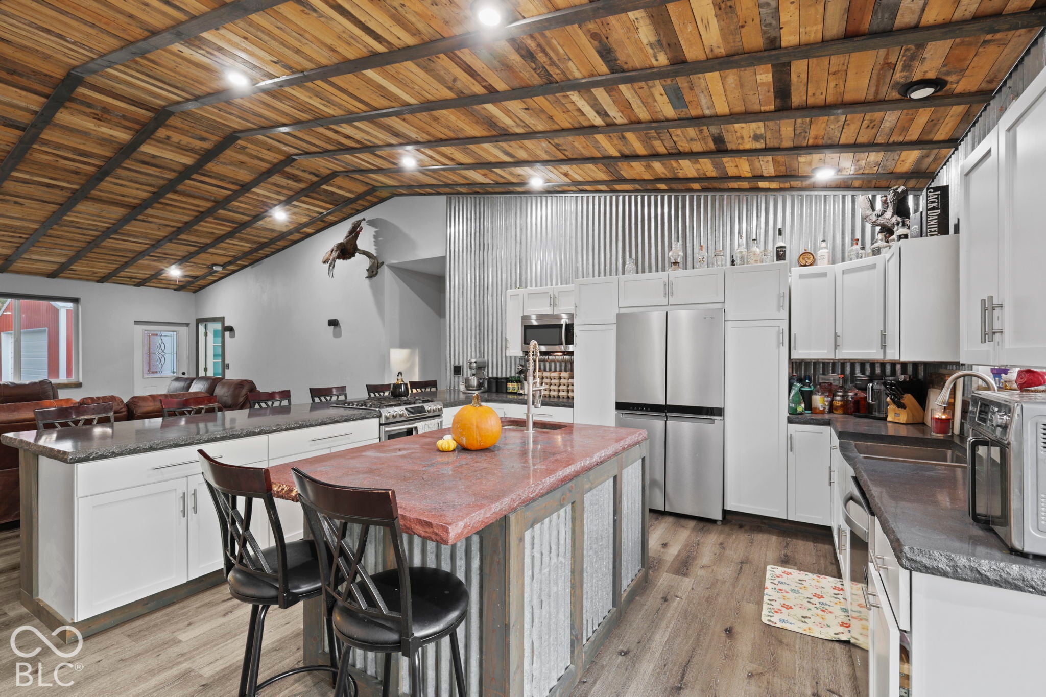 5301 E Orchard