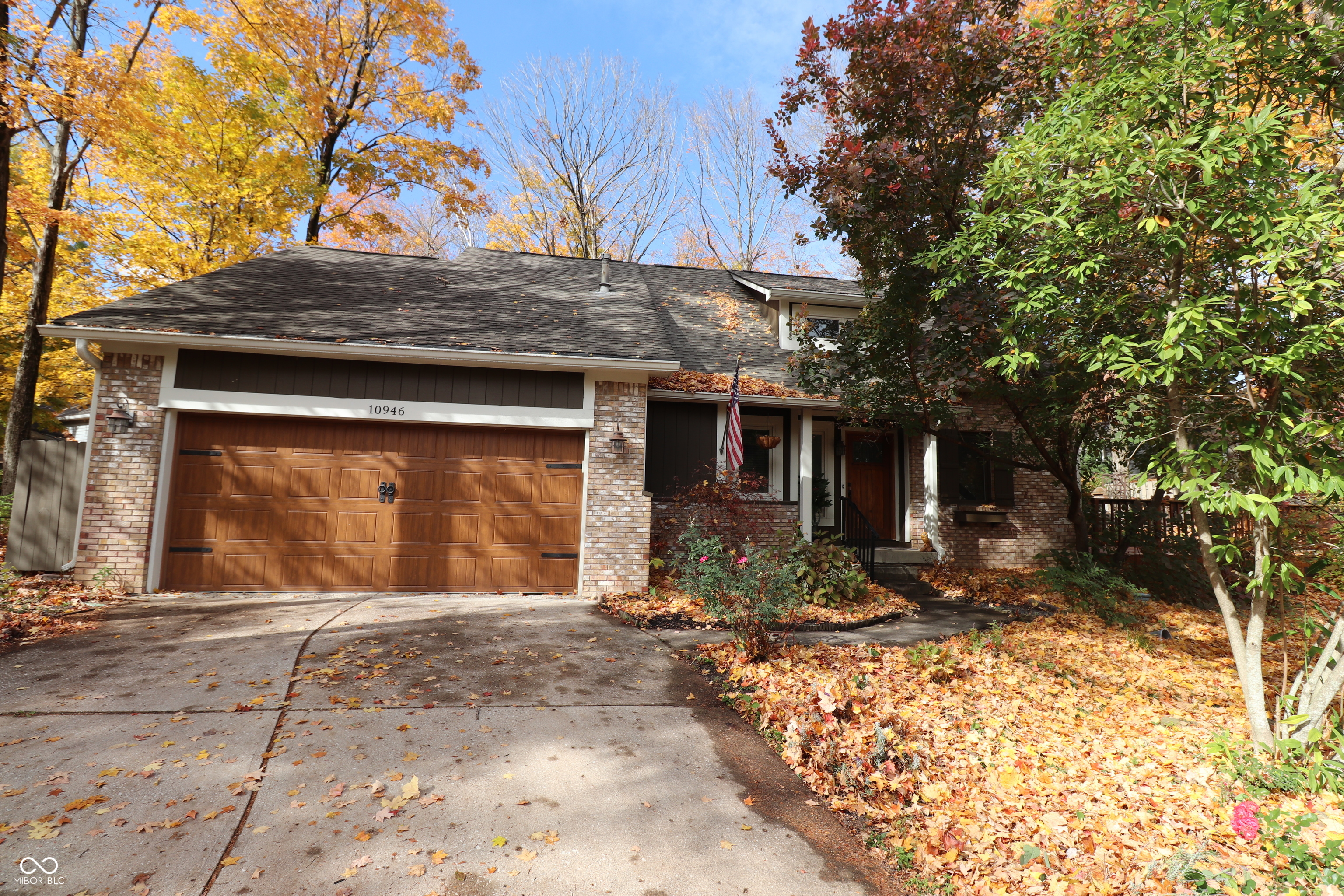 10946 Geist Woods S Drive