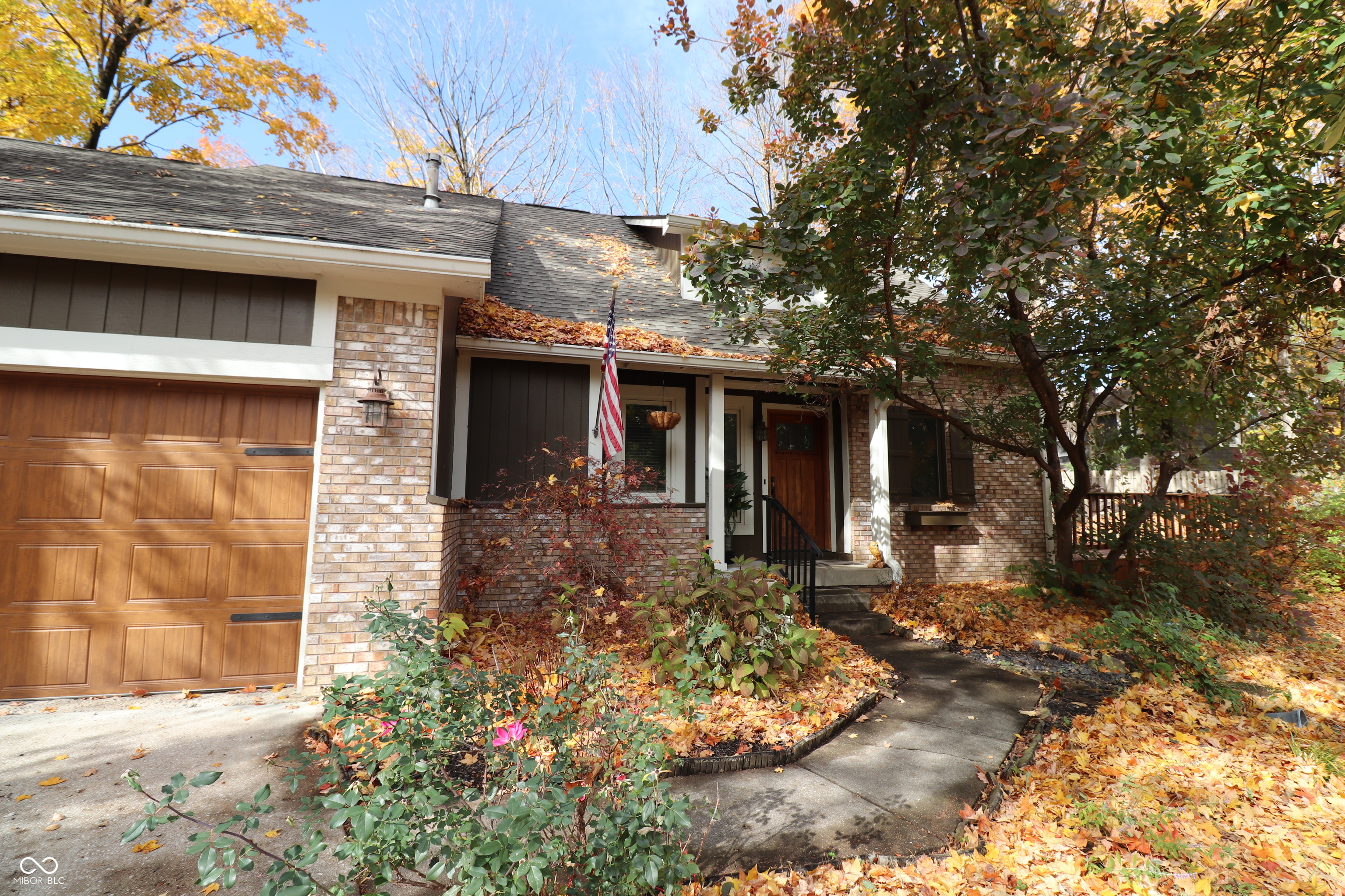 10946 Geist Woods S Drive