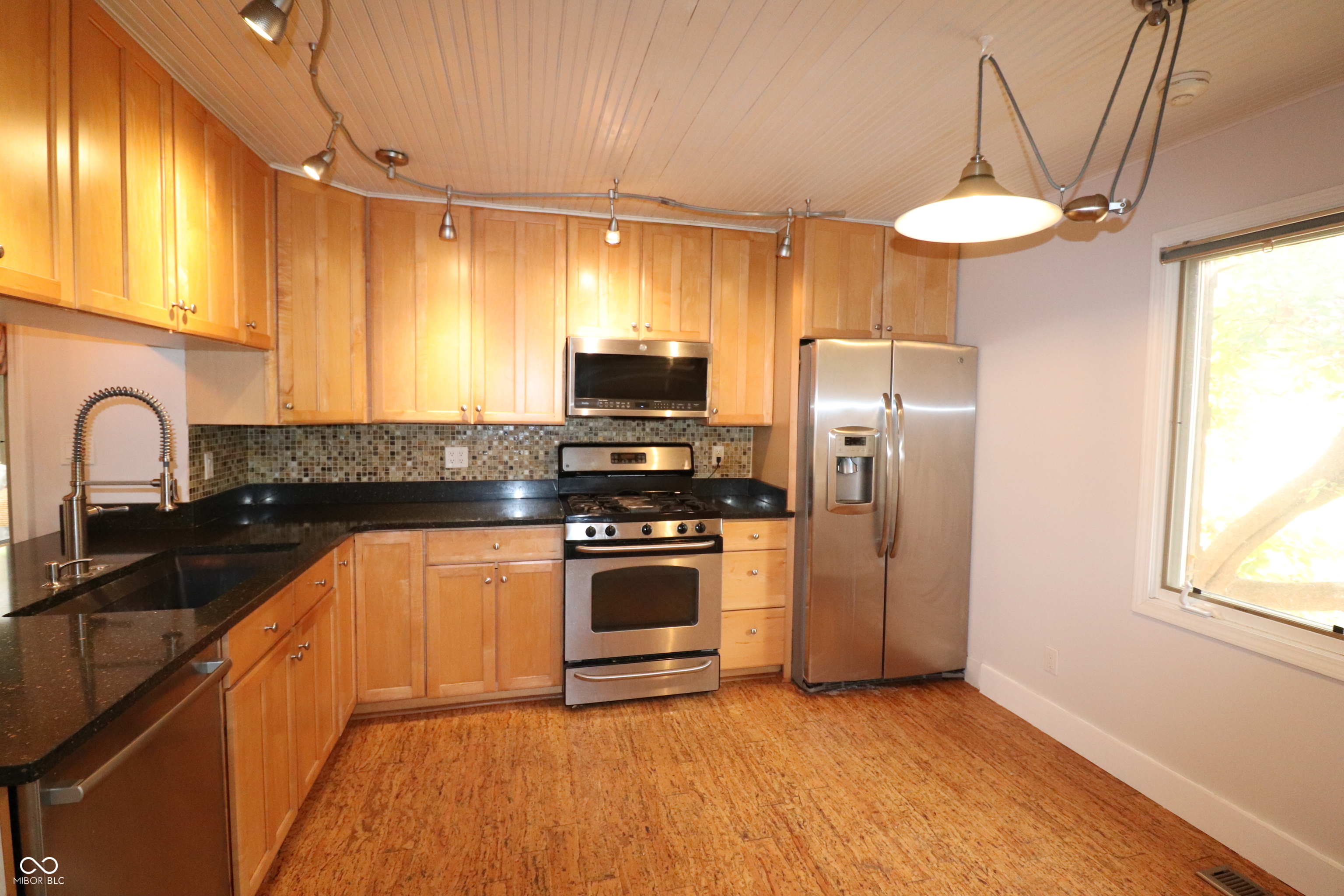 10946 Geist Woods S Drive