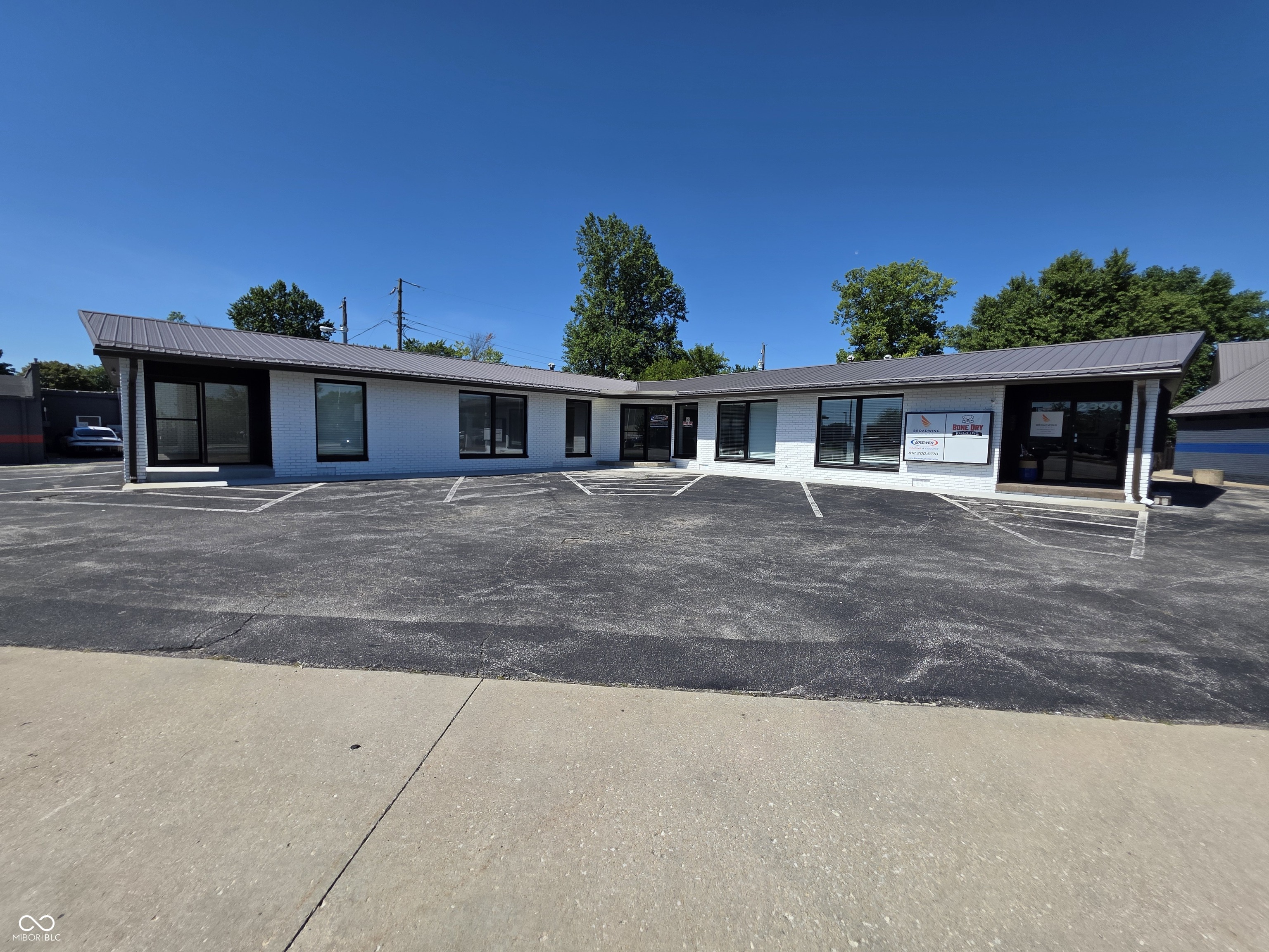 Photo 1 of 4 — 2360 N National Road C, Columbus, IN 47201