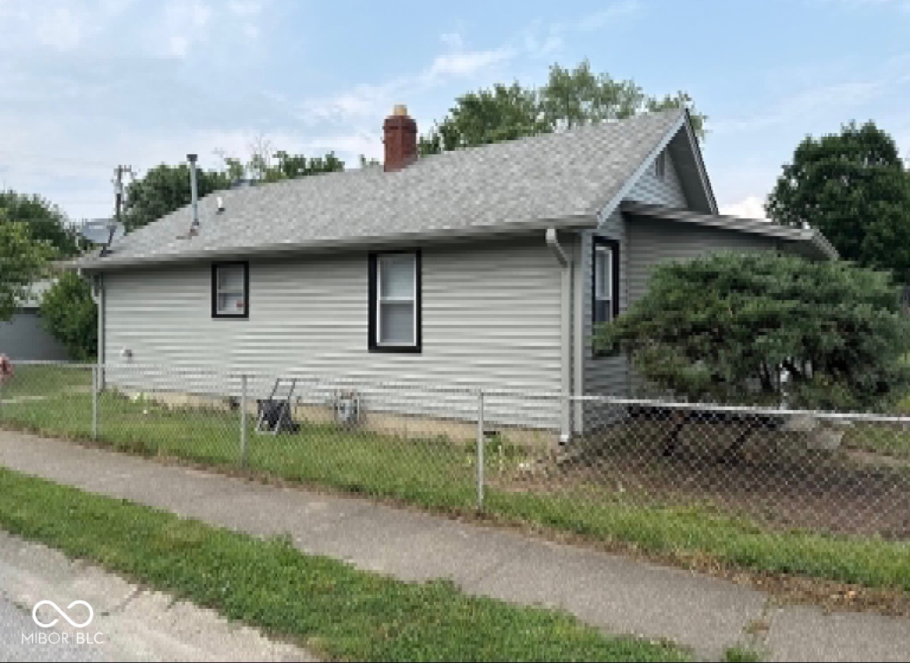 3222 W Minnesota Street W