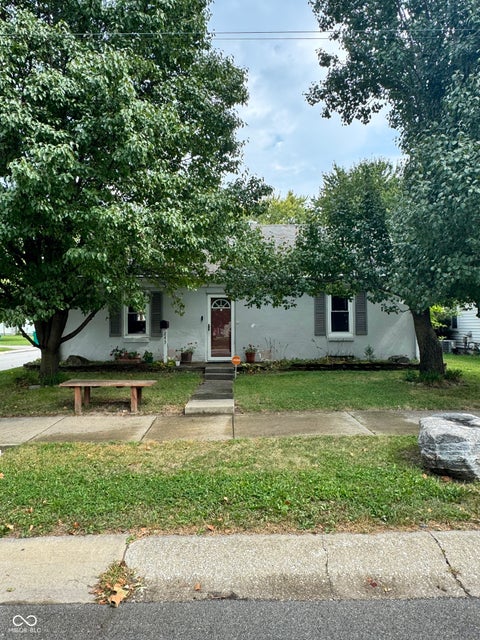 Photo of 243 N Jefferson Street, Brownsburg, IN 46112 (MLS # 22125290)