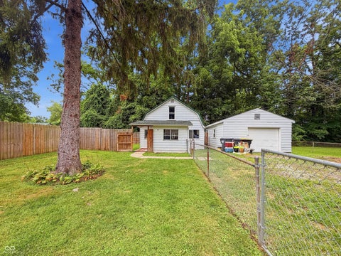Photo of 5903 Oak Lane, Anderson, IN 46013 (MLS # 22119354)