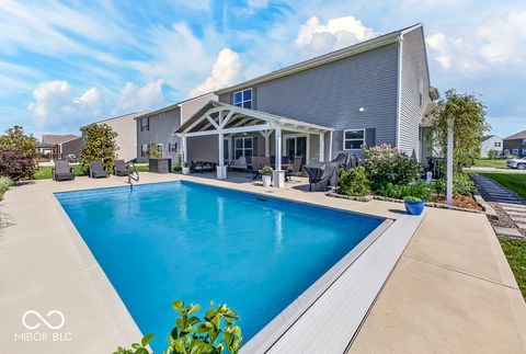 Photo of 886 Starflower Trace, Greenwood, IN 46143 (MLS # 22111538)