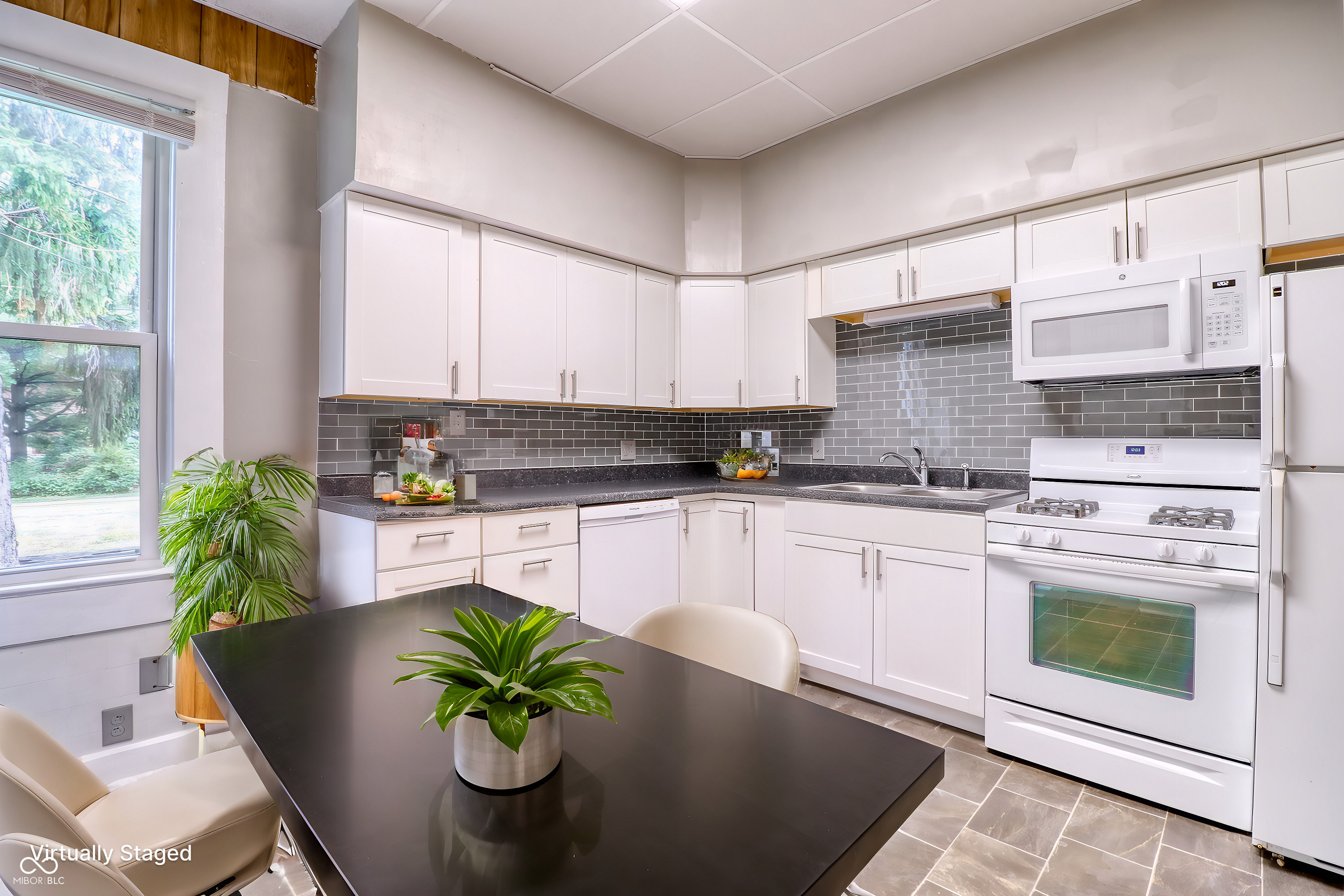 1109 W Ashland Avenue