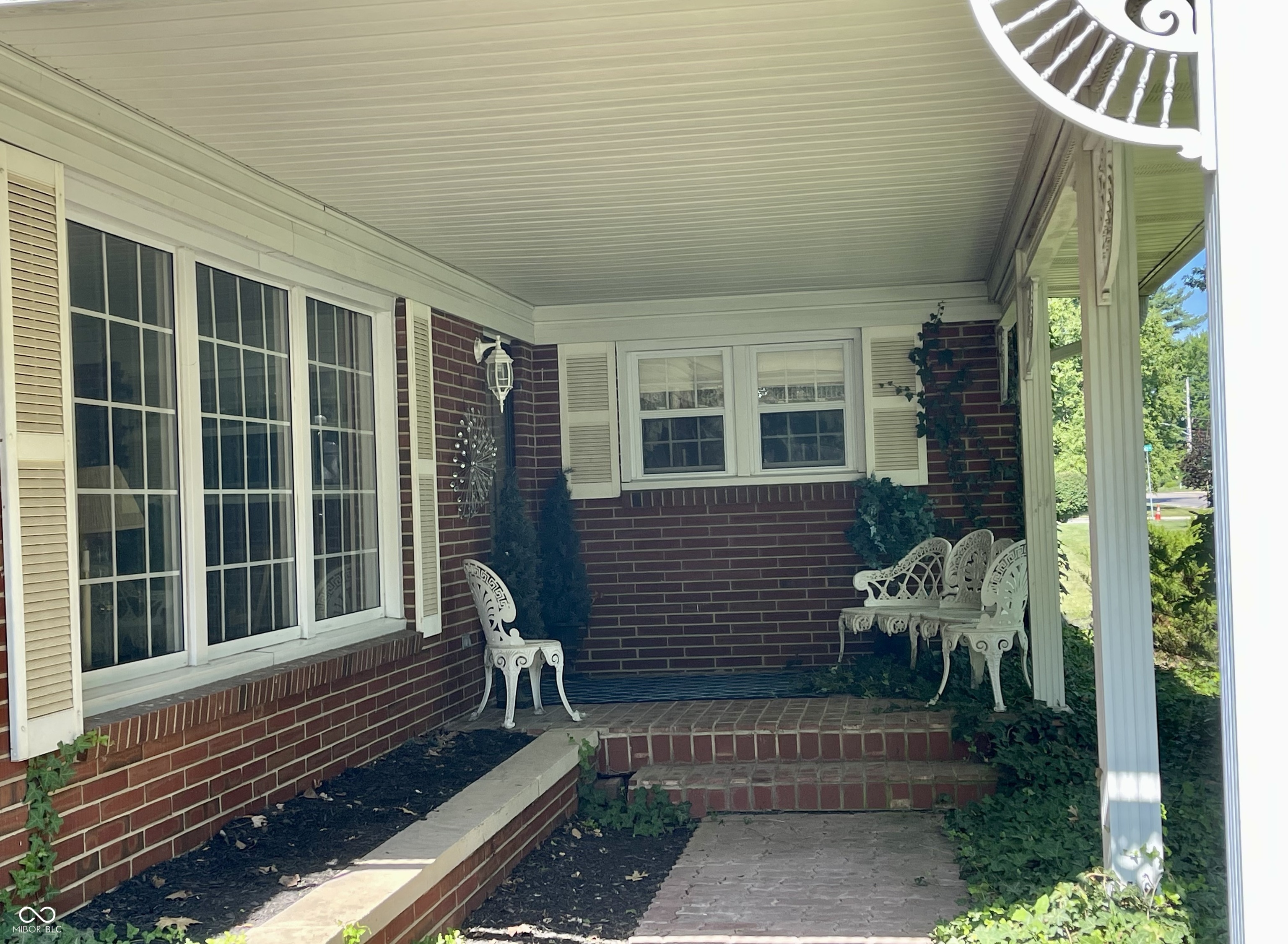 800 Walton Drive