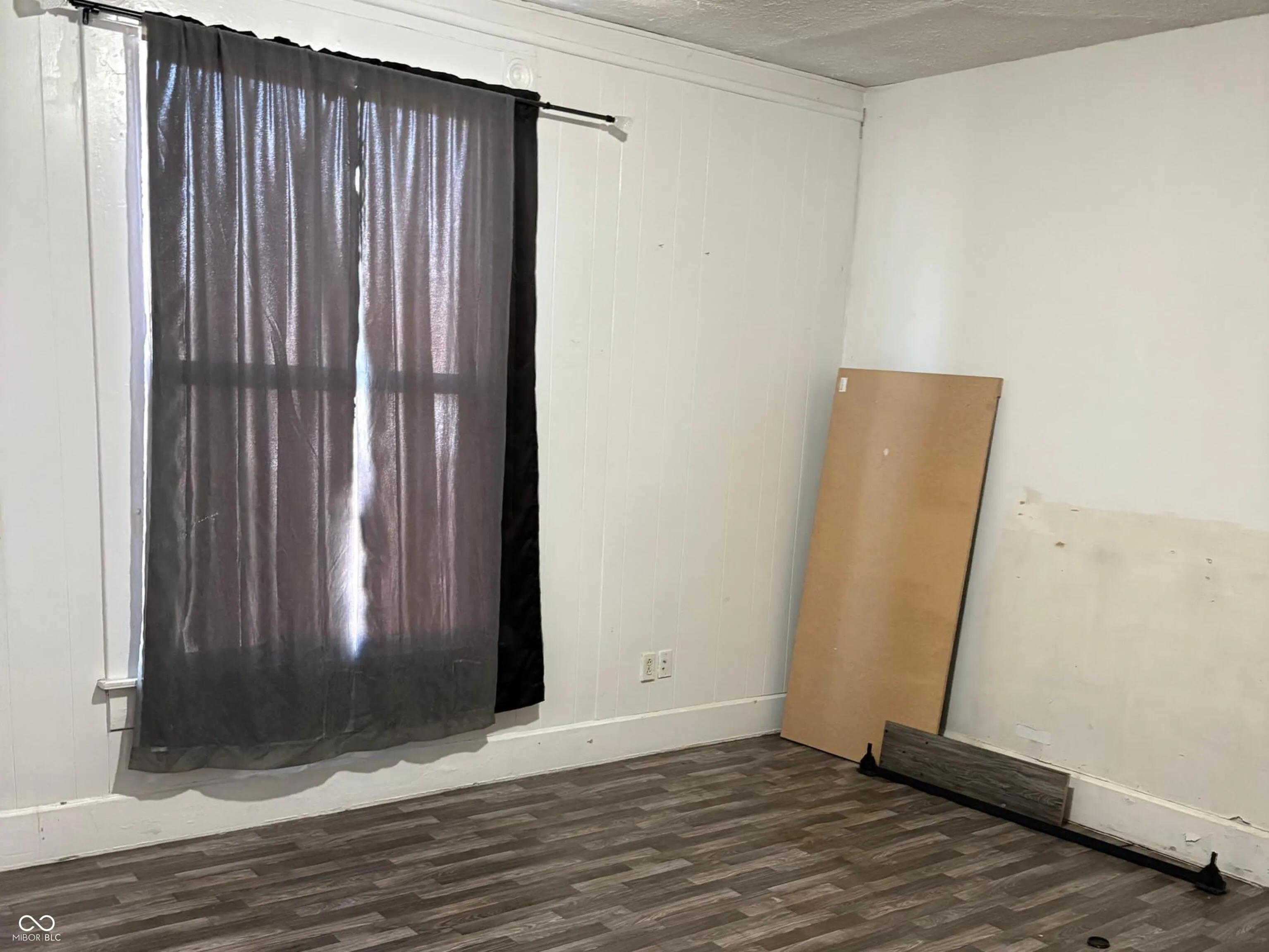 Anderson, Indiana 46016, United States, 3 Bedrooms Bedrooms, ,2 BathroomsBathrooms,Residential,Active,98186