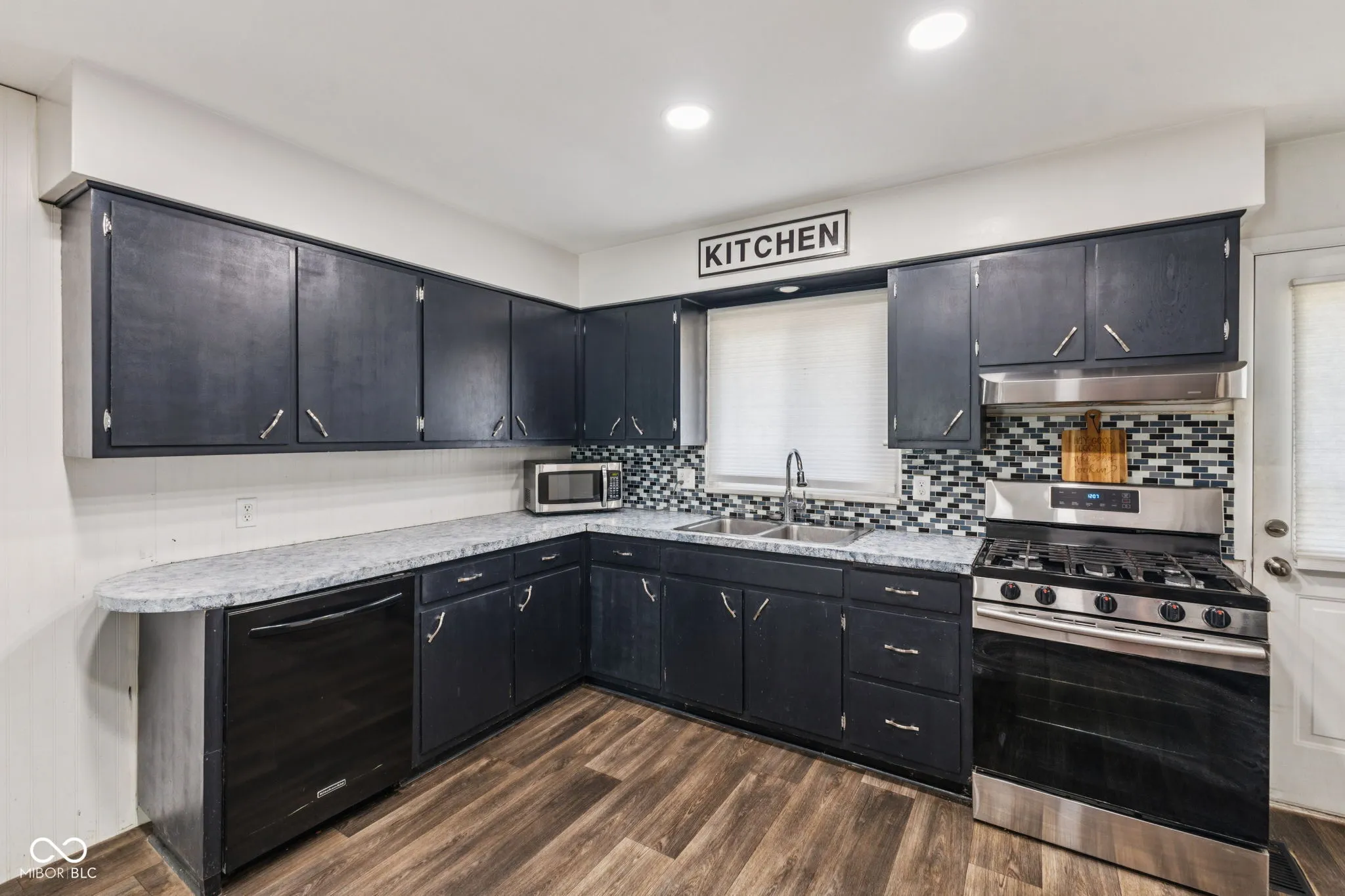 Chalmers, Indiana 47929, United States, 3 Bedrooms Bedrooms, ,2 BathroomsBathrooms,Residential,Pending,144569