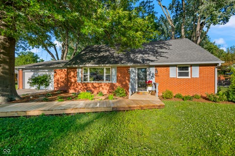 Photo of 7151 Lindenwood Drive, Indianapolis, IN 46227 (MLS # 22107827)