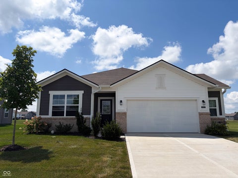 Photo of 6822 Orchard Run Circle, Whitestown, IN 46075 (MLS # 22118580)