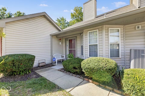 Photo of 6047 Wildcat Drive, Indianapolis, IN 46203 (MLS # 22128632)