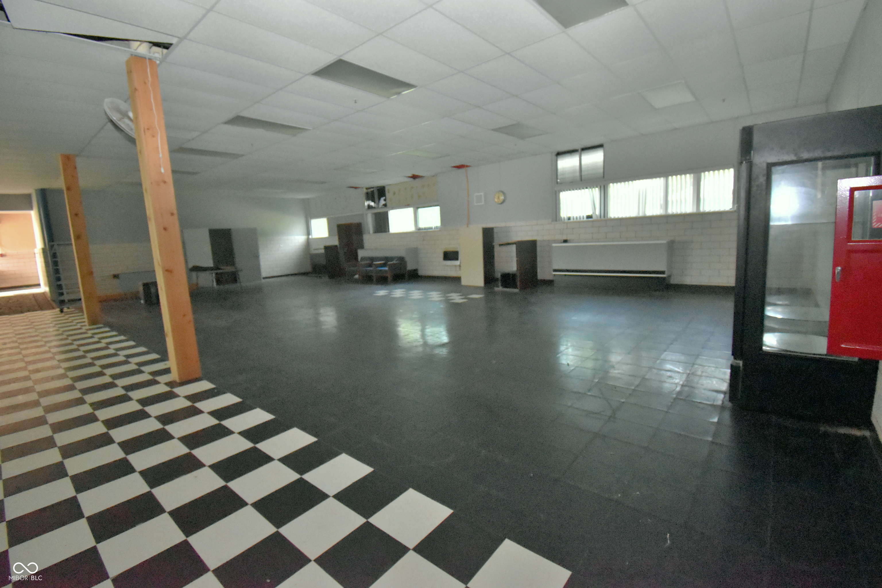 200 W Pearl Street 1