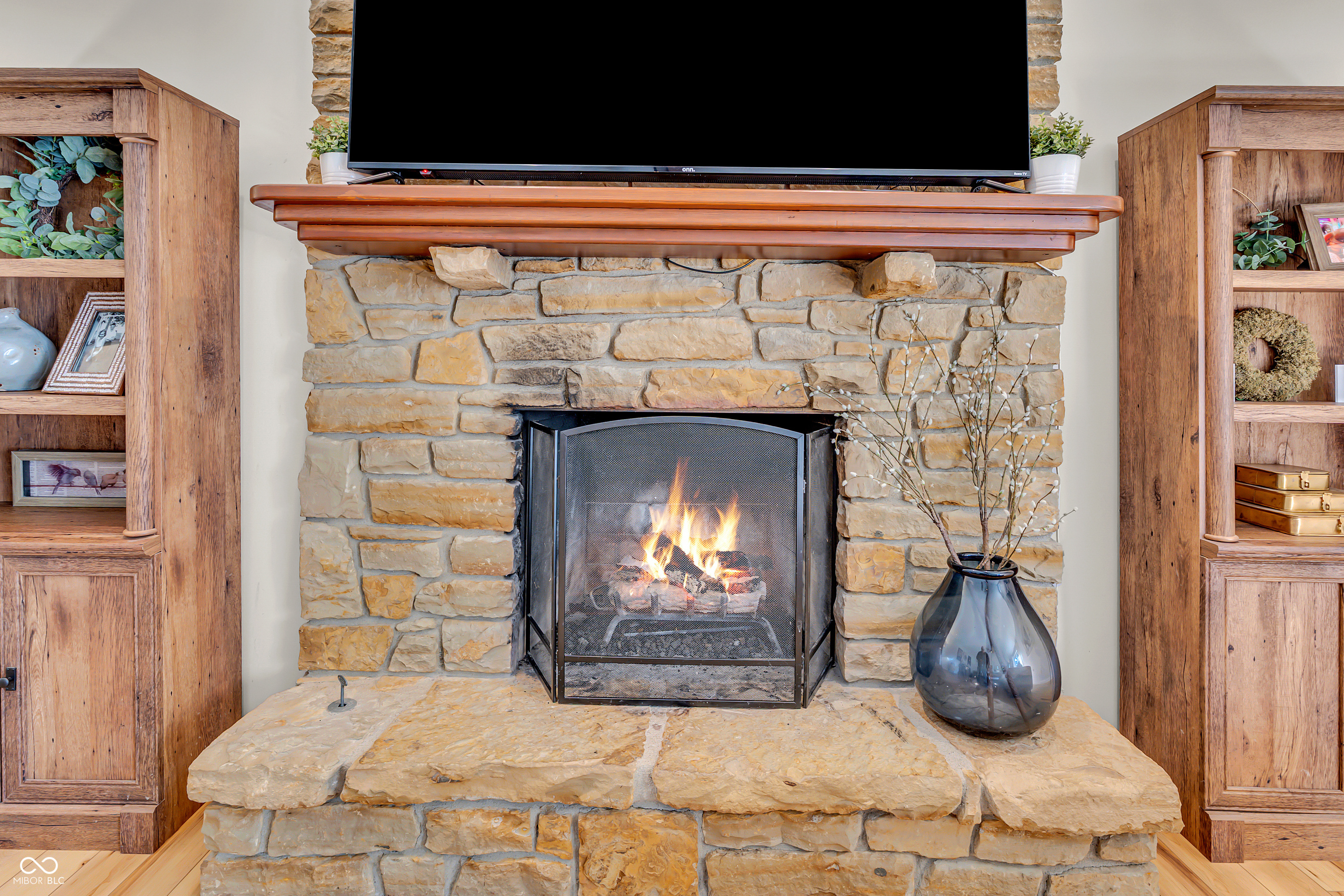 4335 W Hunters Ridge Lane