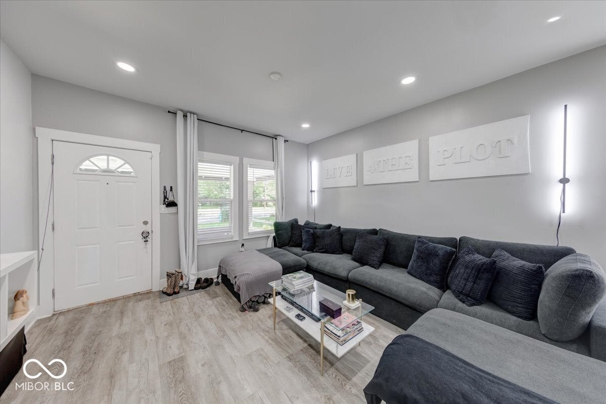 1217 W 33rd Street