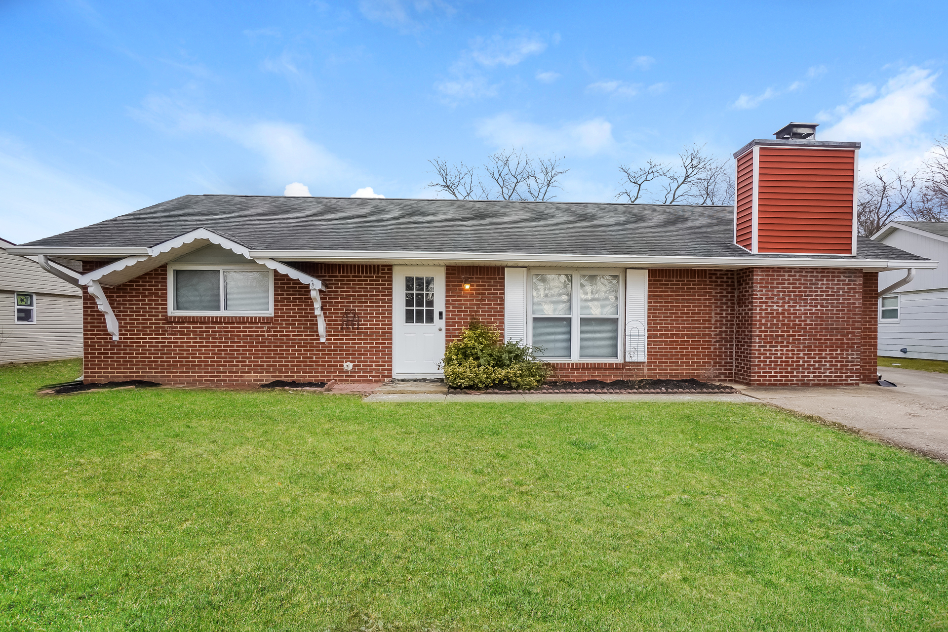 Photo 1 of 16 — 711 Sunset Boulevard, Greenwood, IN 46142