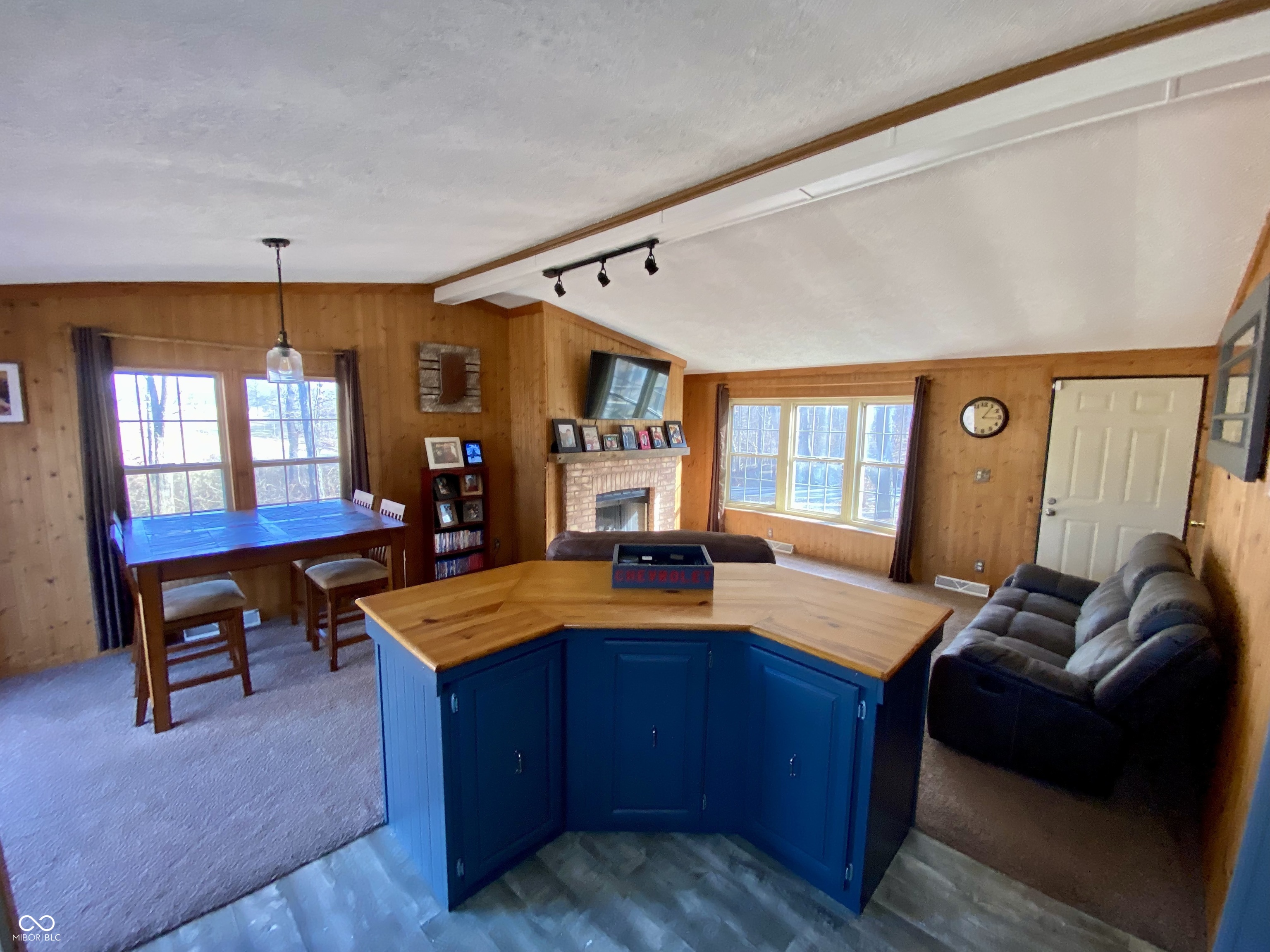 786 E Bonebrake Road