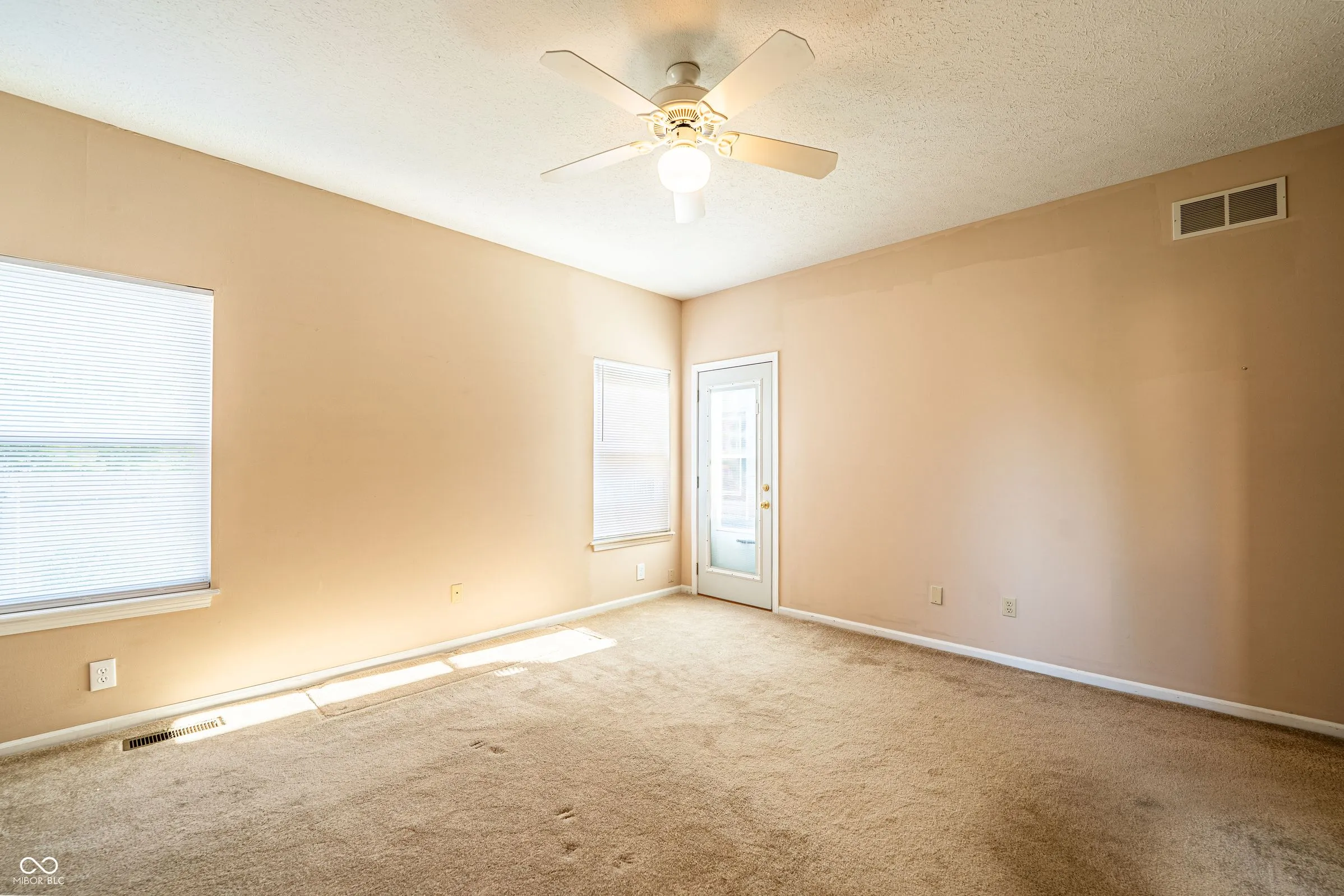 Indianapolis, Indiana 46236, United States, 3 Bedrooms Bedrooms, ,3 BathroomsBathrooms,Residential,Pending,97442