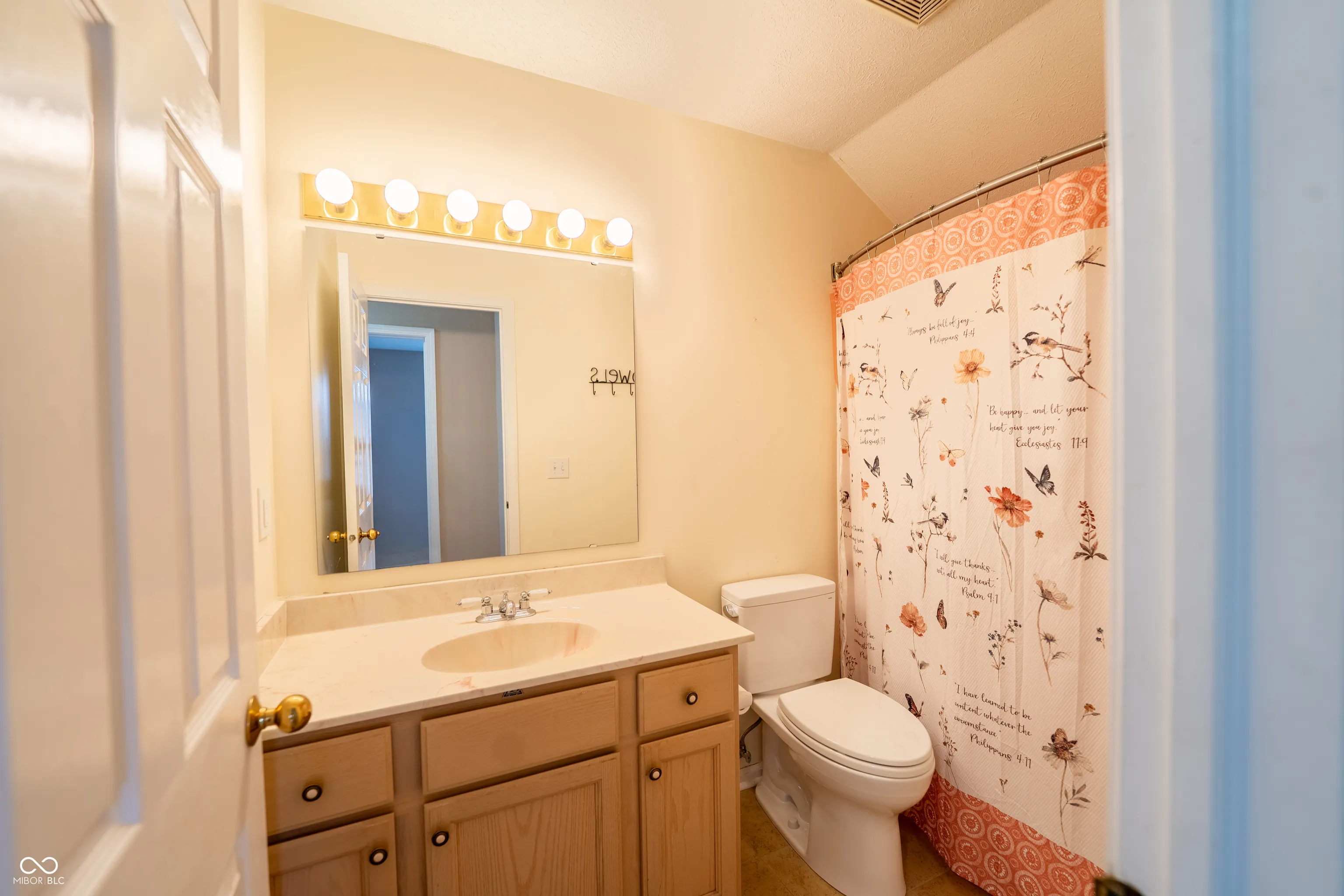 Indianapolis, Indiana 46236, United States, 3 Bedrooms Bedrooms, ,3 BathroomsBathrooms,Residential,Pending,97442