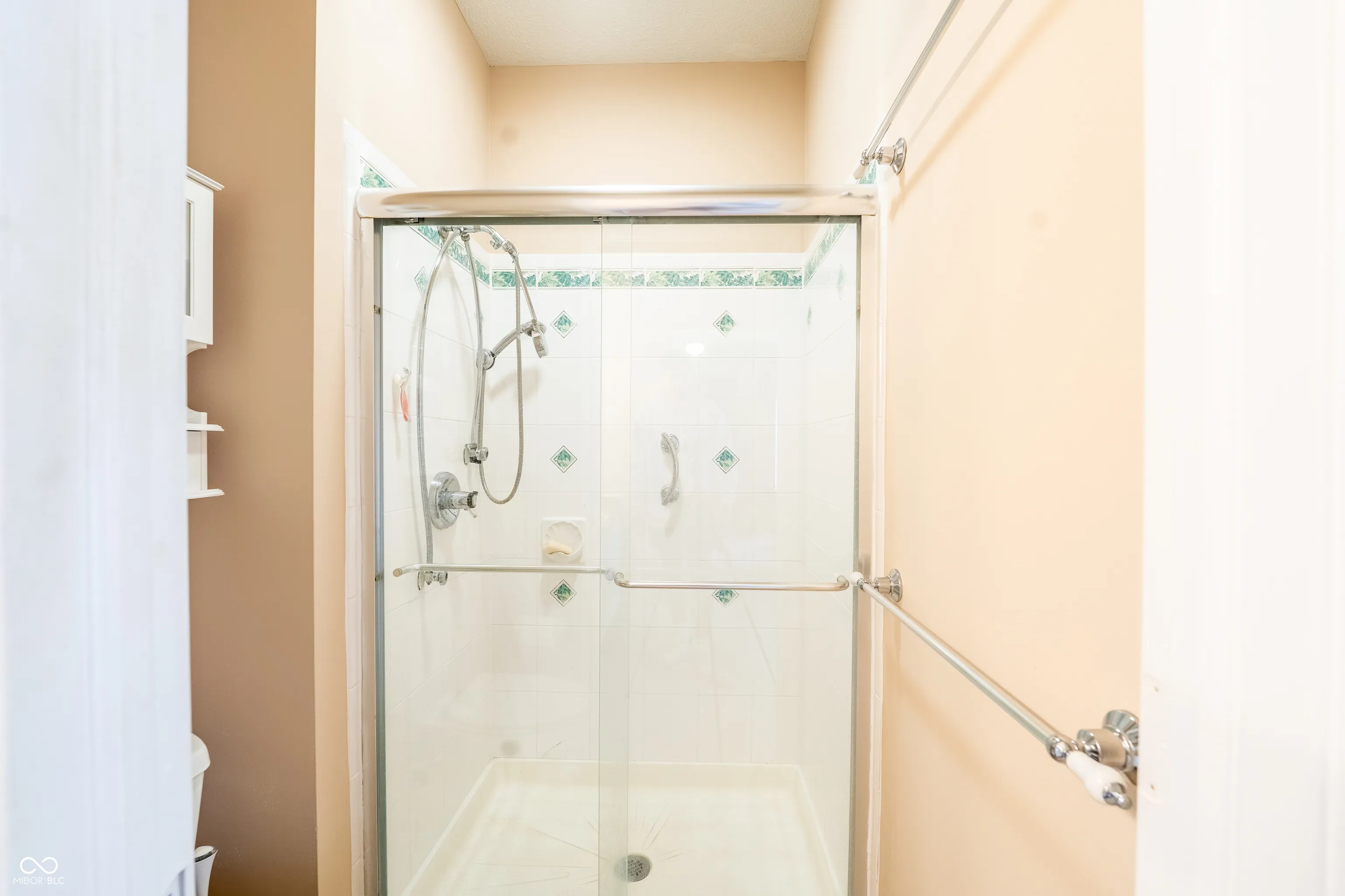 Indianapolis, Indiana 46236, United States, 3 Bedrooms Bedrooms, ,3 BathroomsBathrooms,Residential,Pending,97442