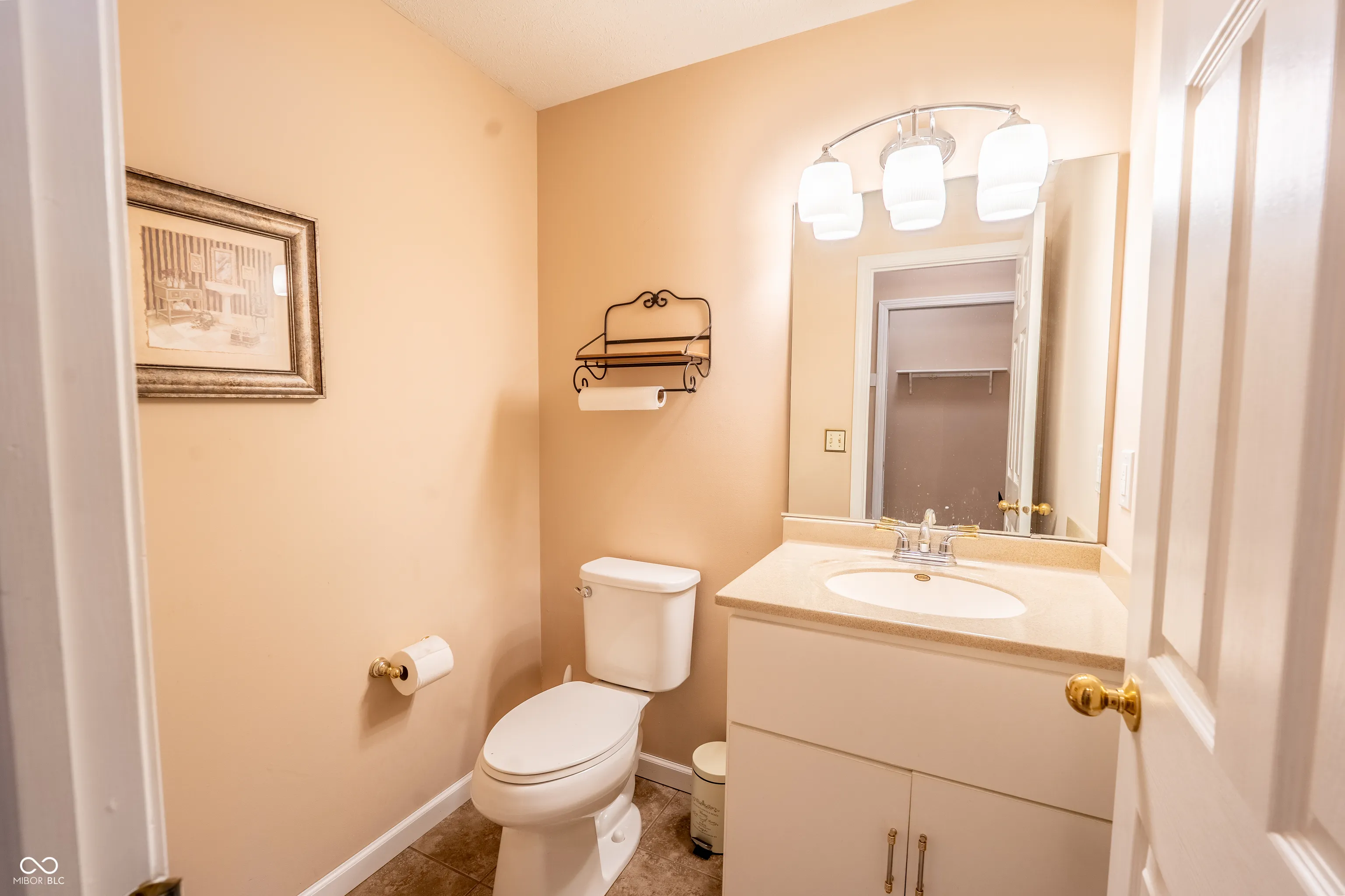 Indianapolis, Indiana 46236, United States, 3 Bedrooms Bedrooms, ,3 BathroomsBathrooms,Residential,Pending,97442