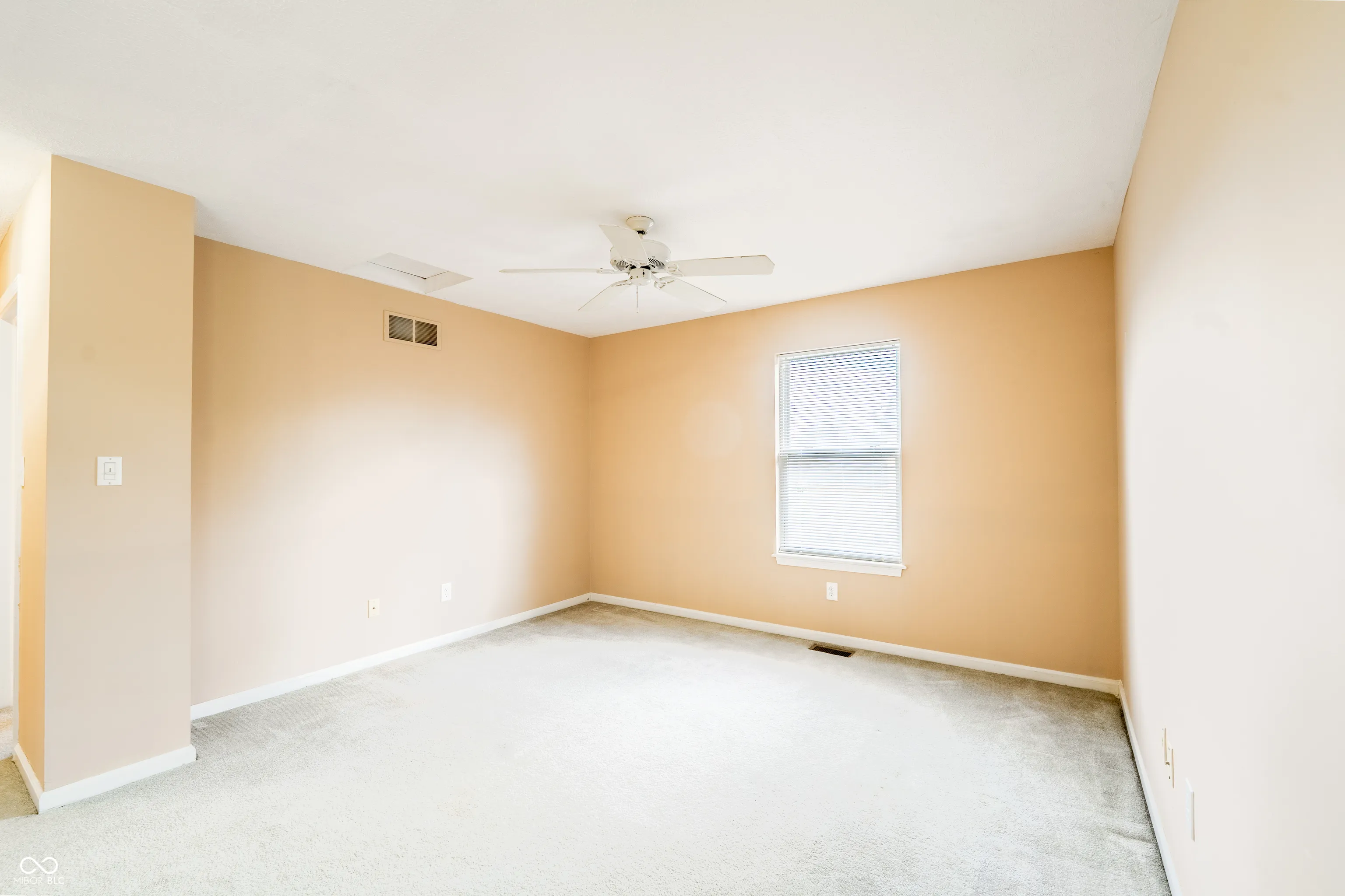 Indianapolis, Indiana 46236, United States, 3 Bedrooms Bedrooms, ,3 BathroomsBathrooms,Residential,Pending,97442