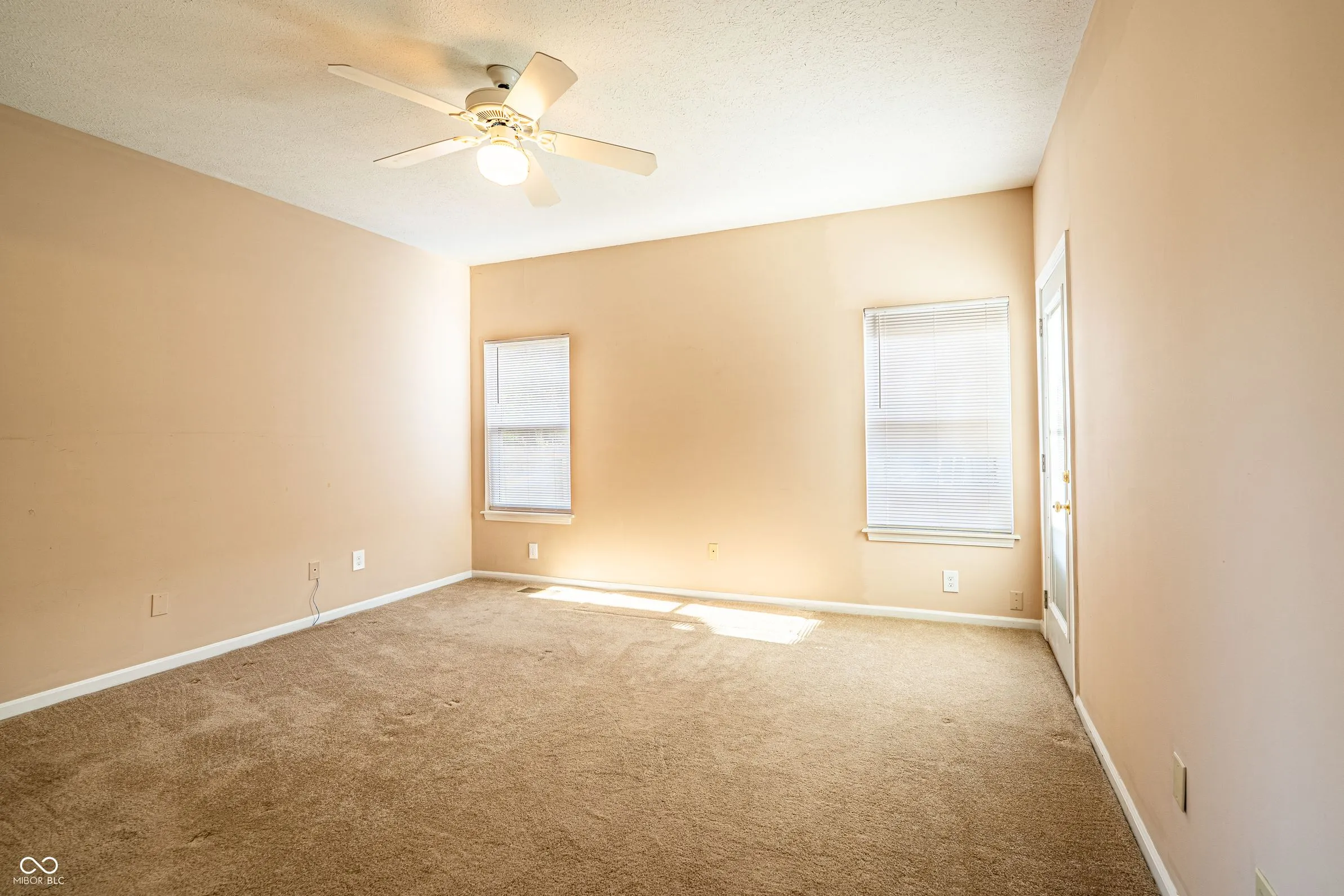 Indianapolis, Indiana 46236, United States, 3 Bedrooms Bedrooms, ,3 BathroomsBathrooms,Residential,Pending,97442