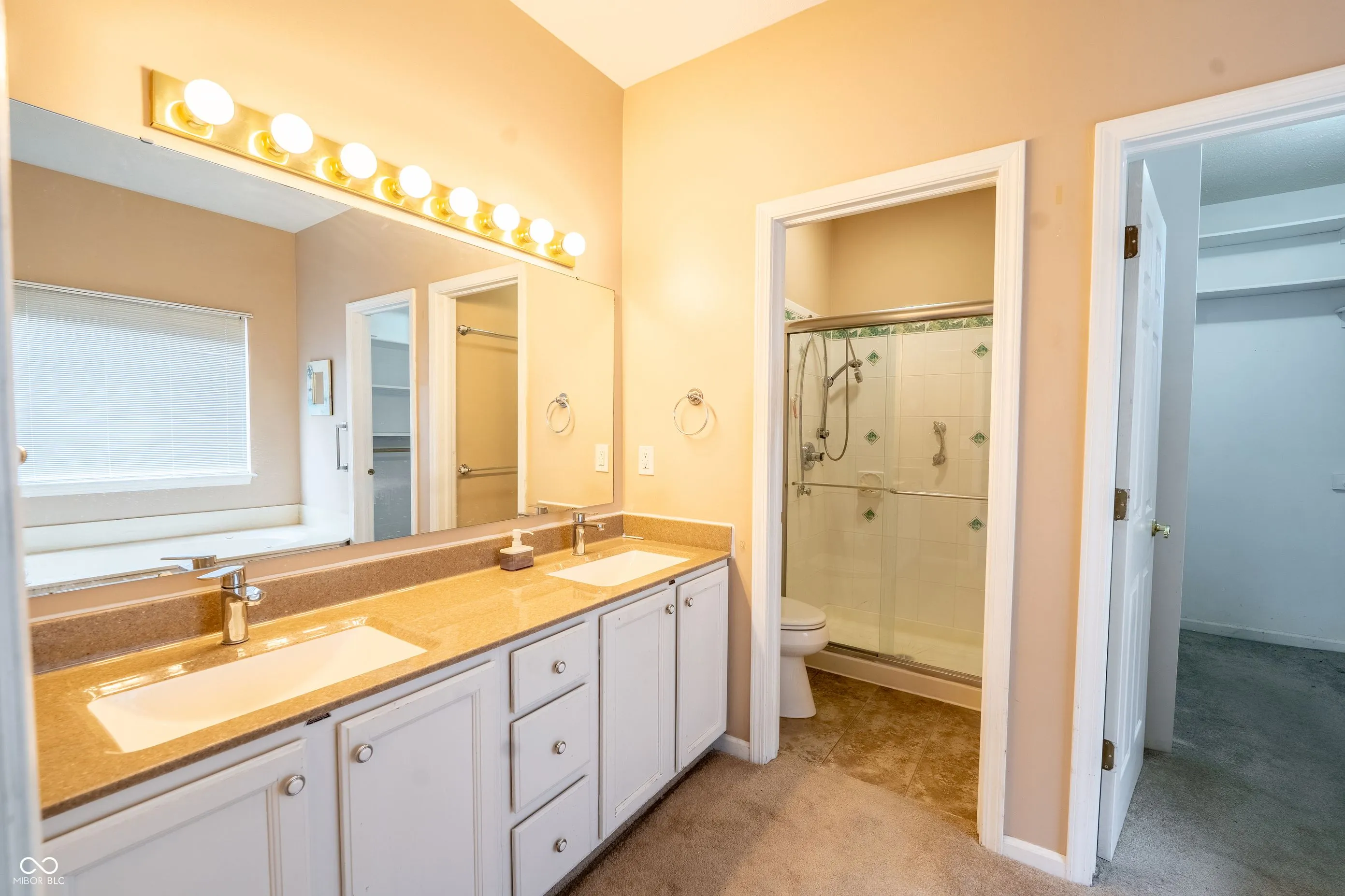 Indianapolis, Indiana 46236, United States, 3 Bedrooms Bedrooms, ,3 BathroomsBathrooms,Residential,Pending,97442