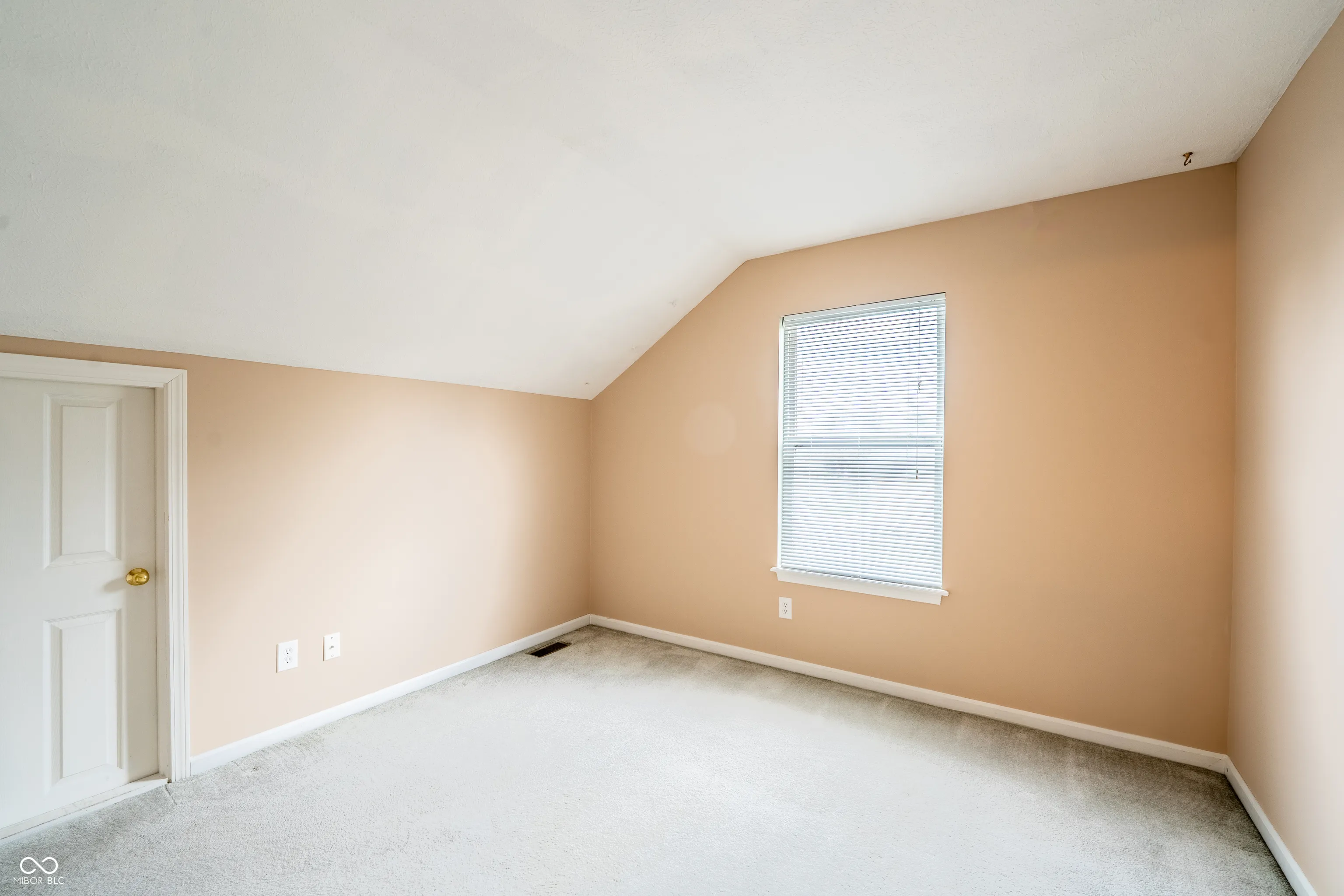 Indianapolis, Indiana 46236, United States, 3 Bedrooms Bedrooms, ,3 BathroomsBathrooms,Residential,Pending,97442