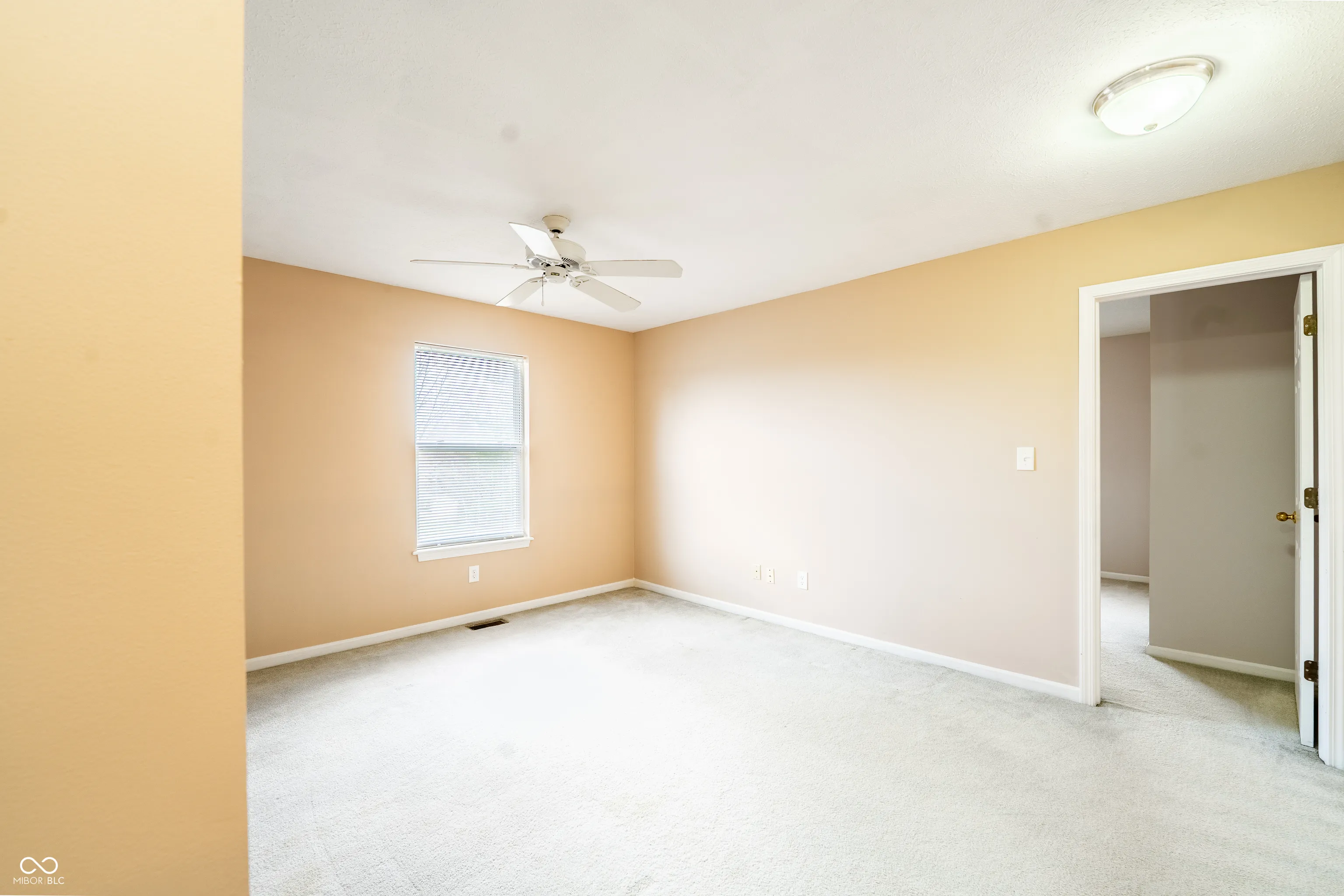 Indianapolis, Indiana 46236, United States, 3 Bedrooms Bedrooms, ,3 BathroomsBathrooms,Residential,Pending,97442